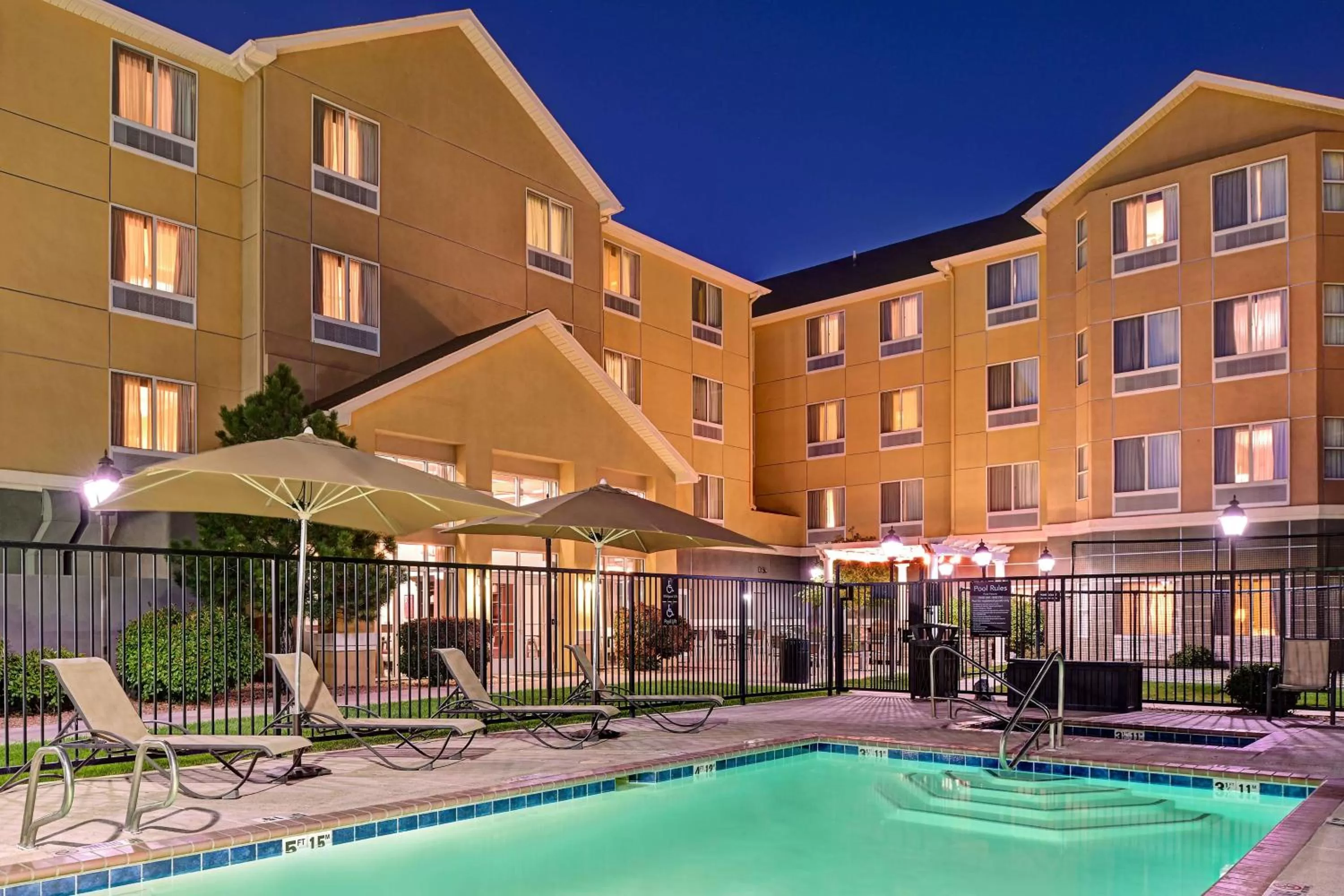 Property building in Homewood Suites by Hilton Albuquerque Airport