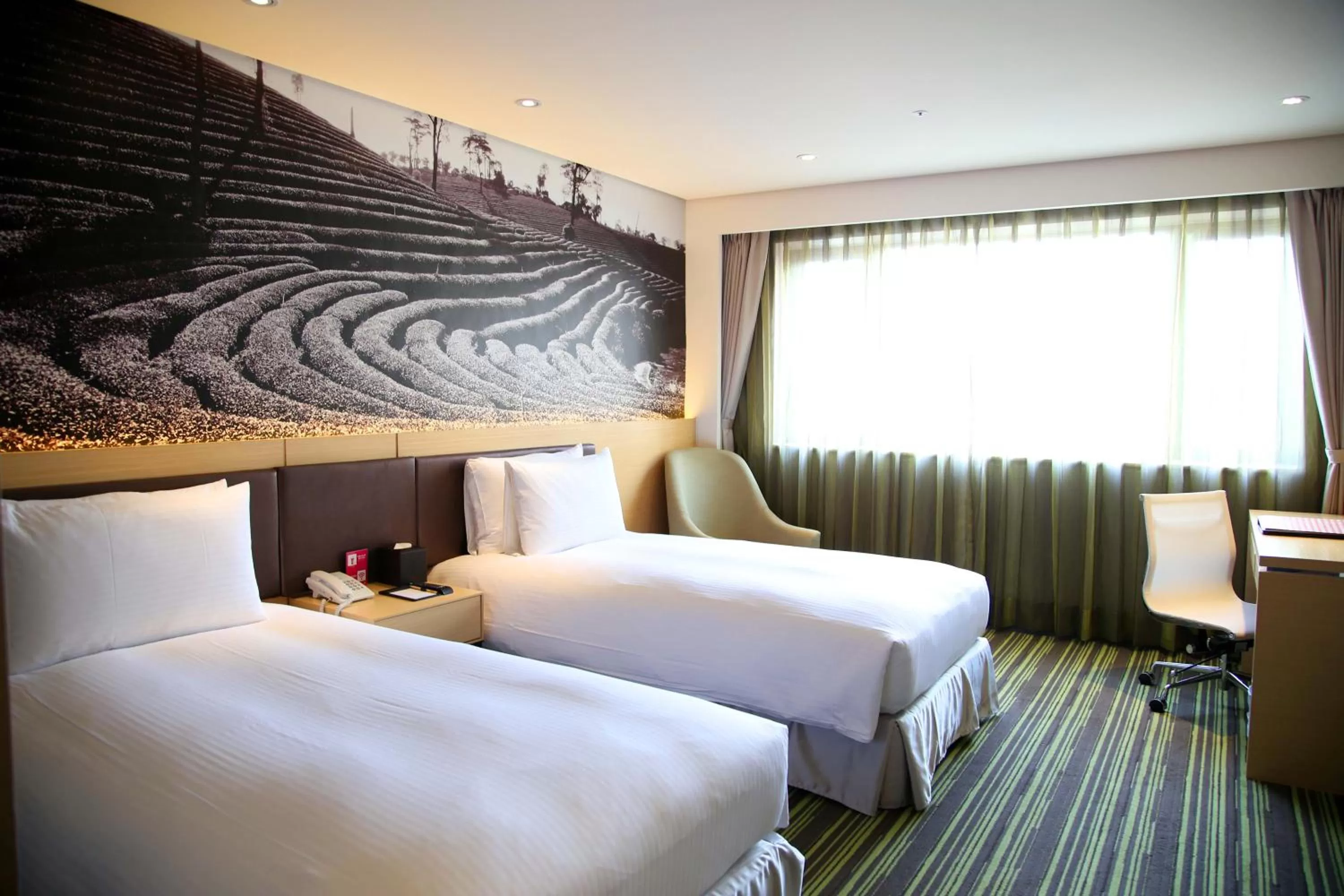 Photo of the whole room, Bed in Tao Garden Hotel