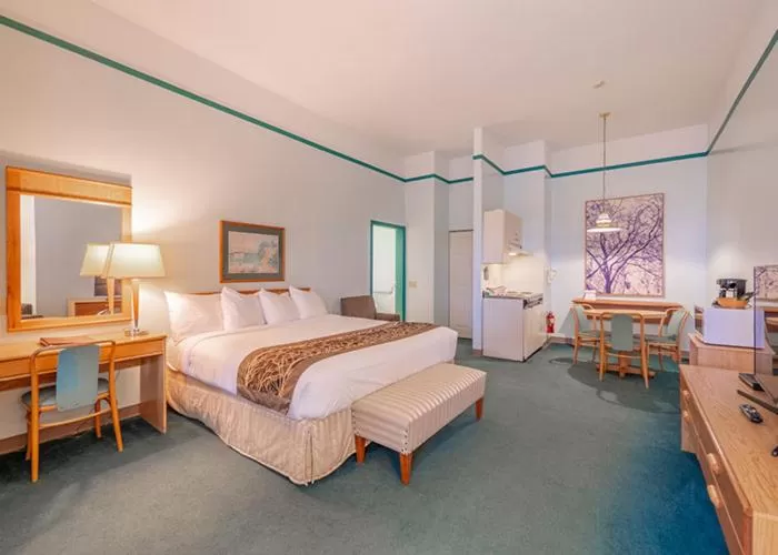 Property building, Bed in The Cedars Inn Hotel & Convention Centre