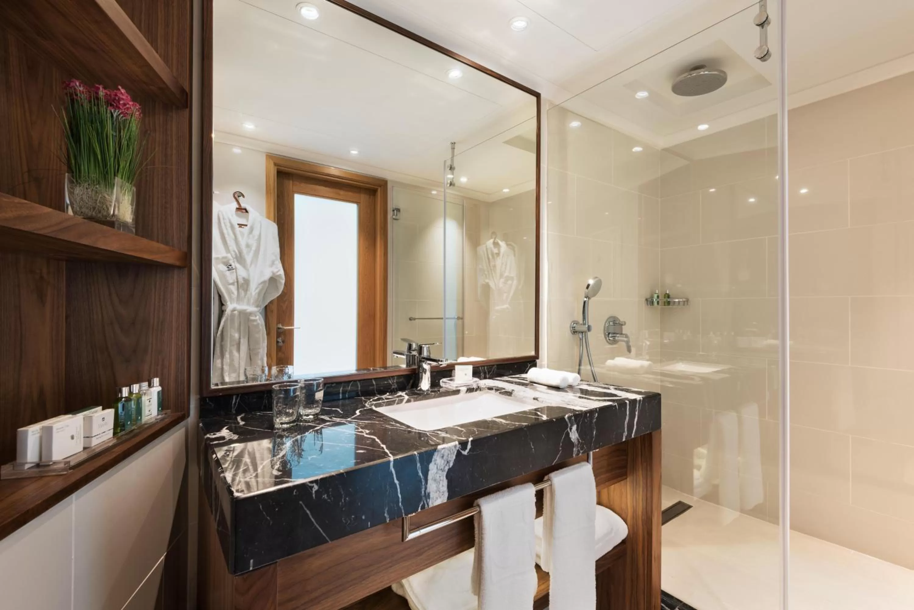 Bathroom in Sea Tower by Isrotel Design