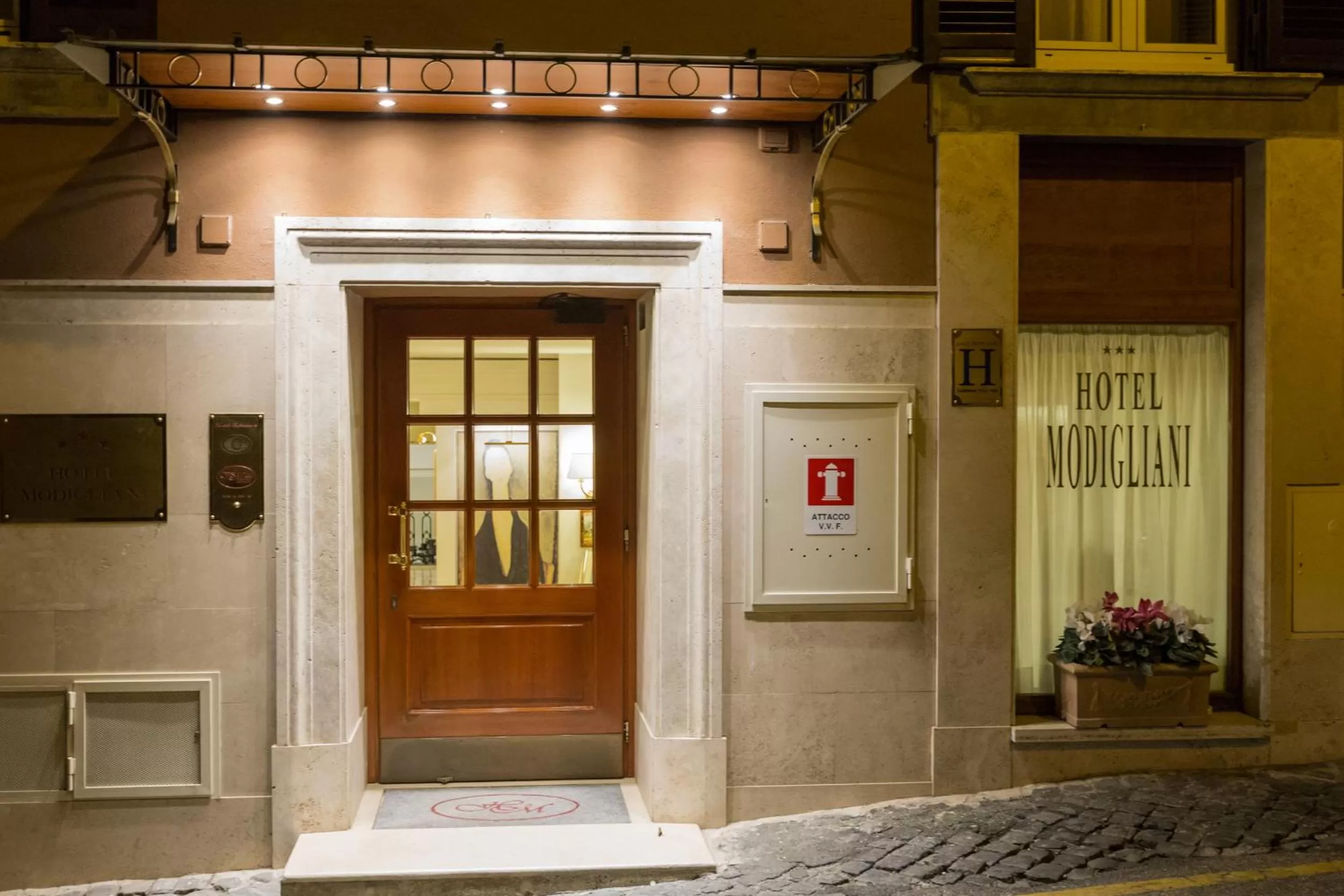Facade/entrance in Hotel Modigliani