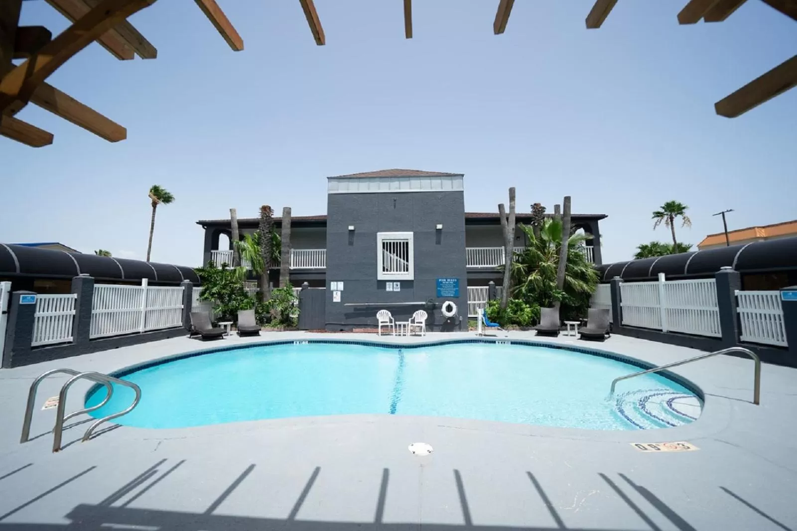 Swimming pool in Days Inn by Wyndham Portland/Corpus Christi