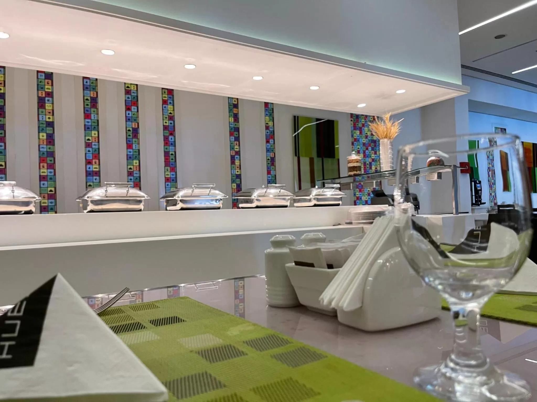 Restaurant/places to eat in Hues Boutique Hotel