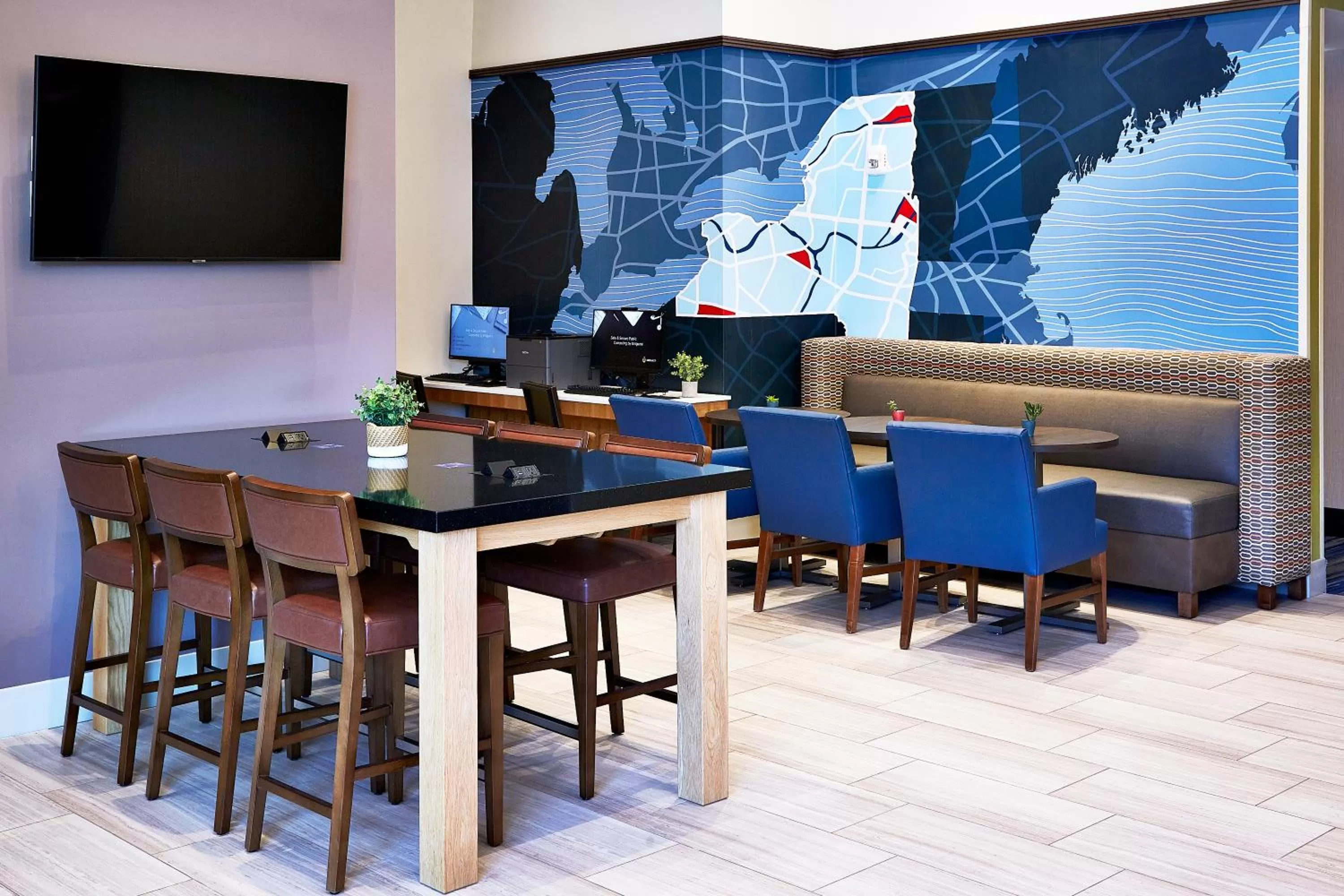 Lobby or reception in Holiday Inn Express - NYC Brooklyn - Sunset Park by IHG