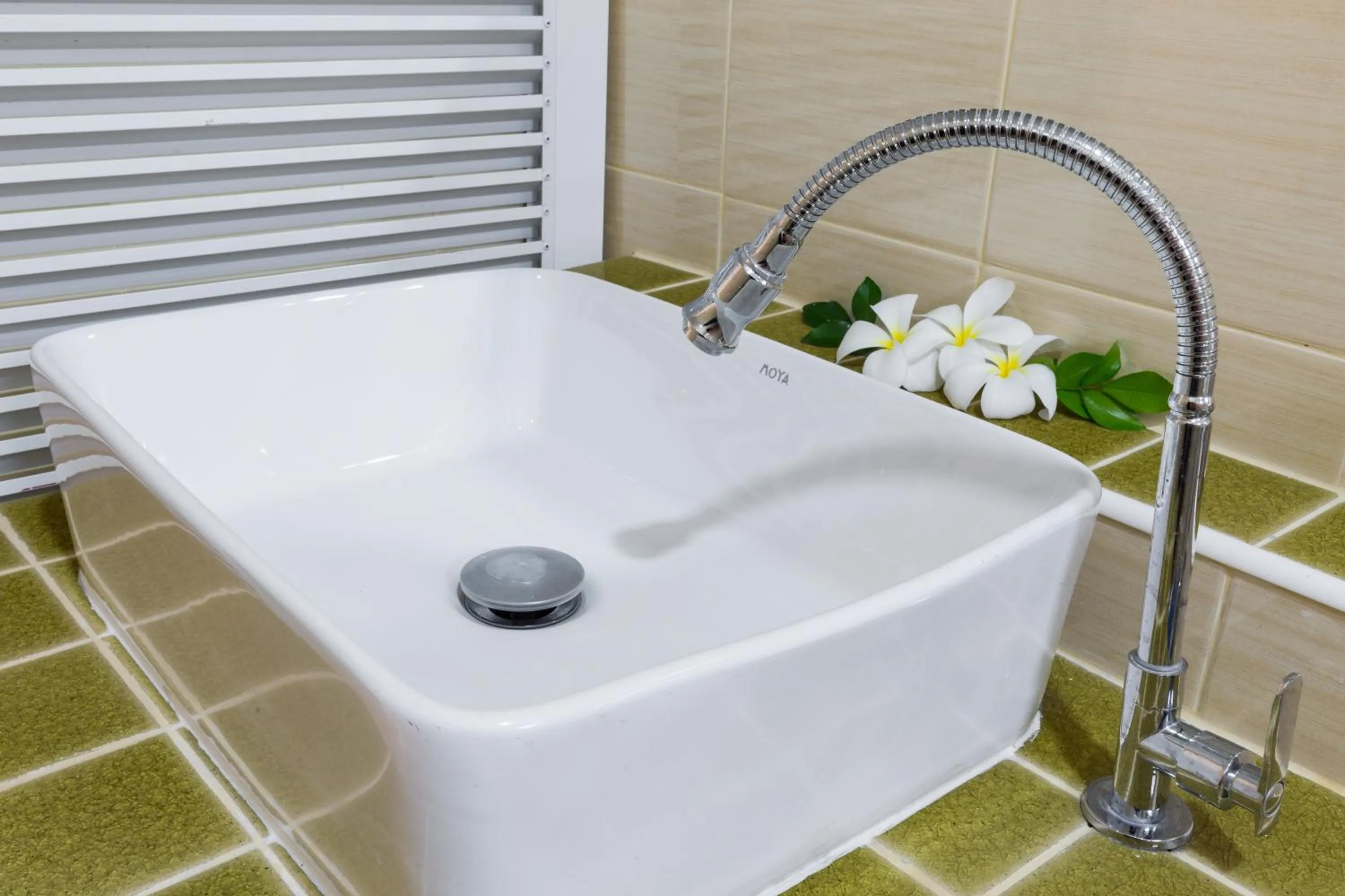 Shower in Baan Chaylay Resort Karon