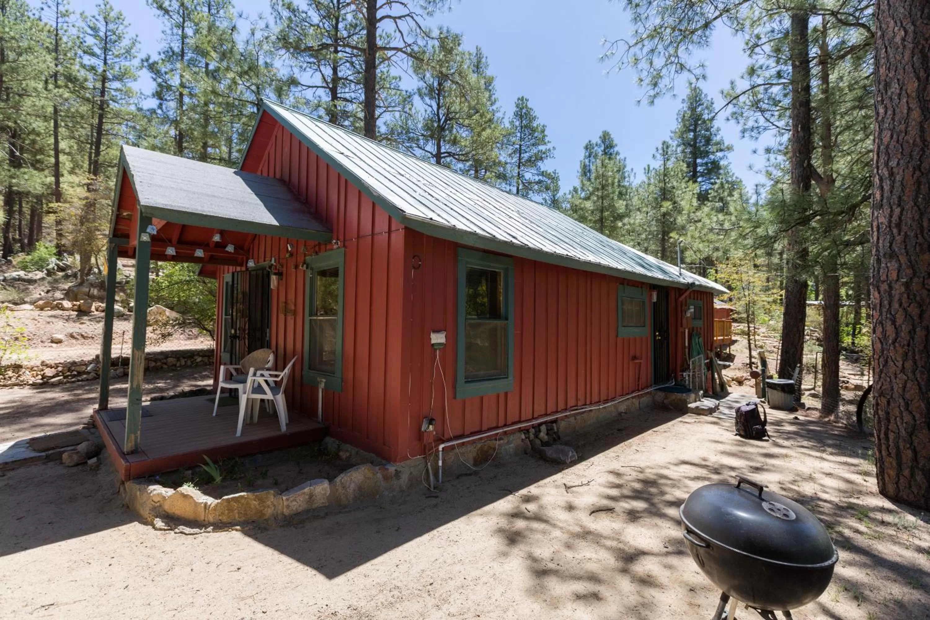 Property building in Crown King Cabins Bradshaw