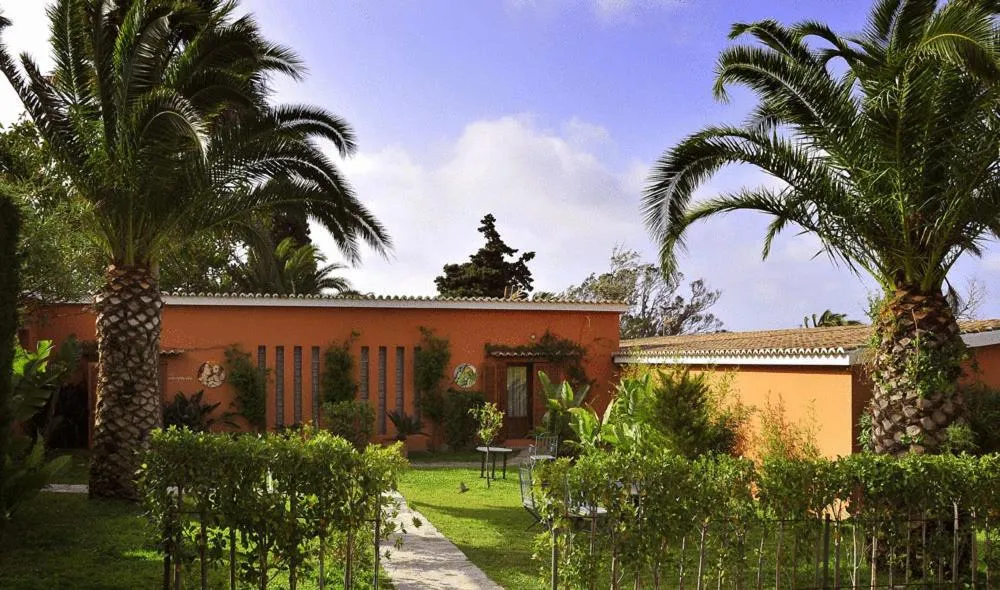 Facade/entrance in Hotel Punta Sur