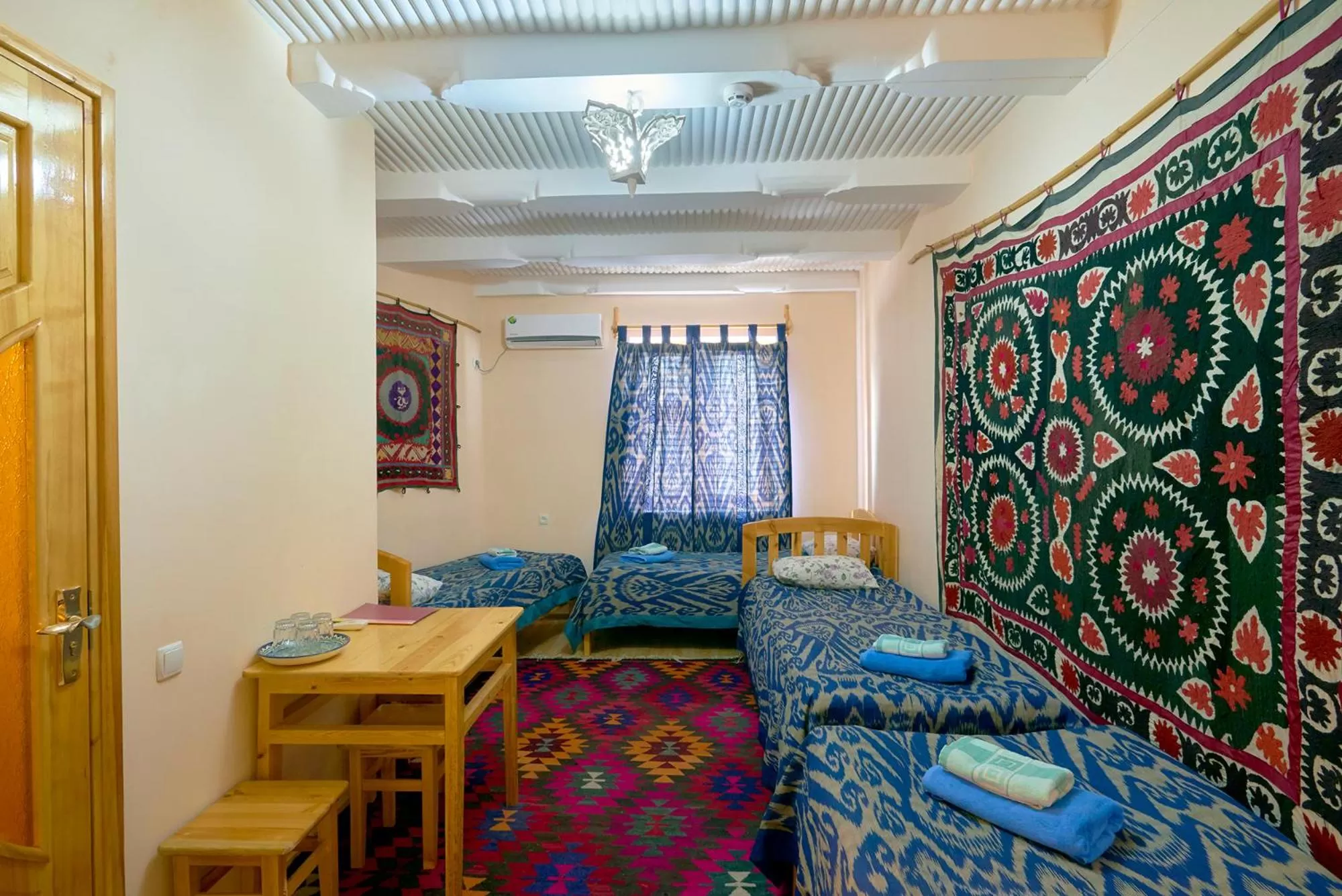 Photo of the whole room in B&B Emir