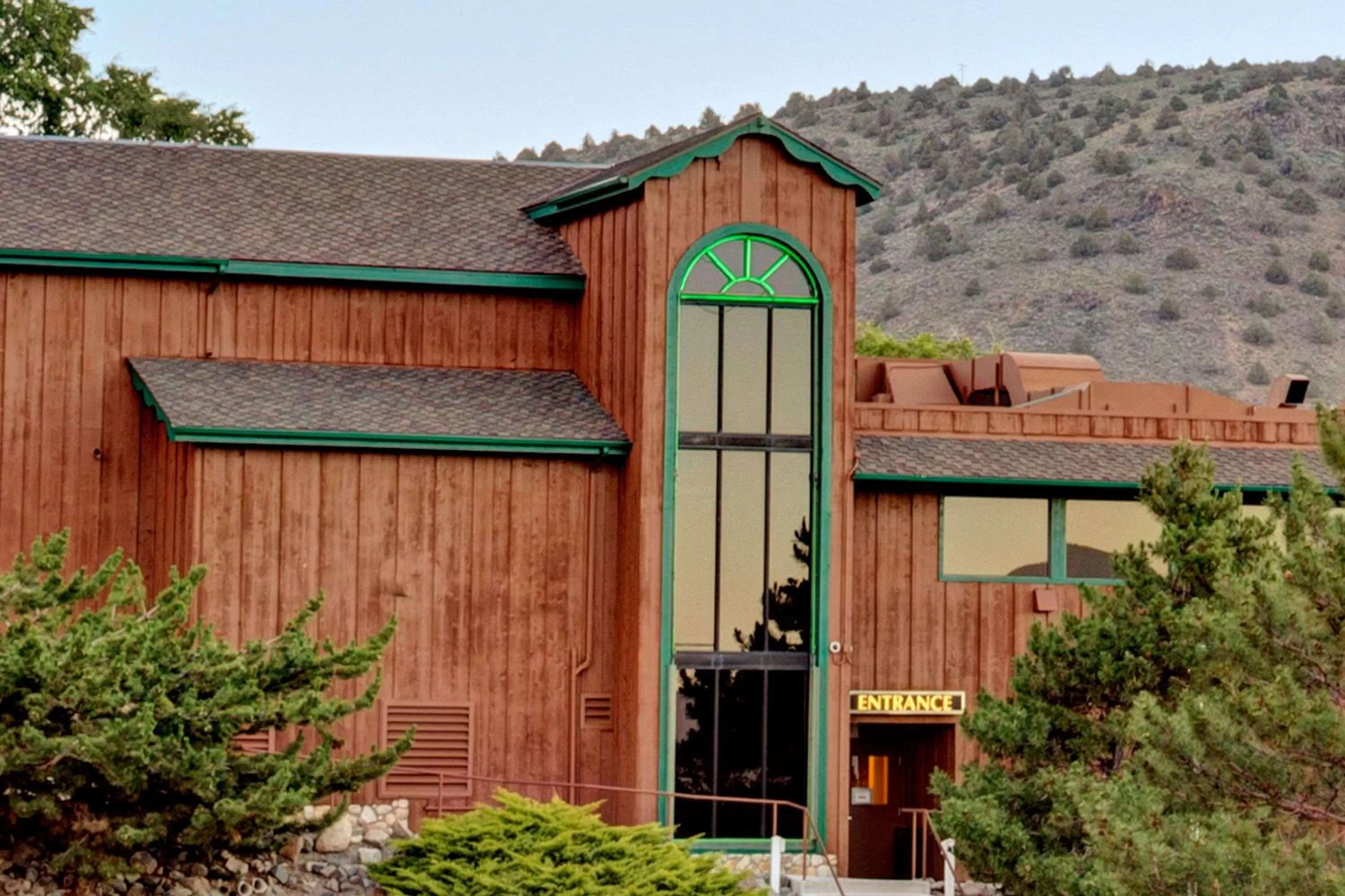 Property building in Topaz Lodge