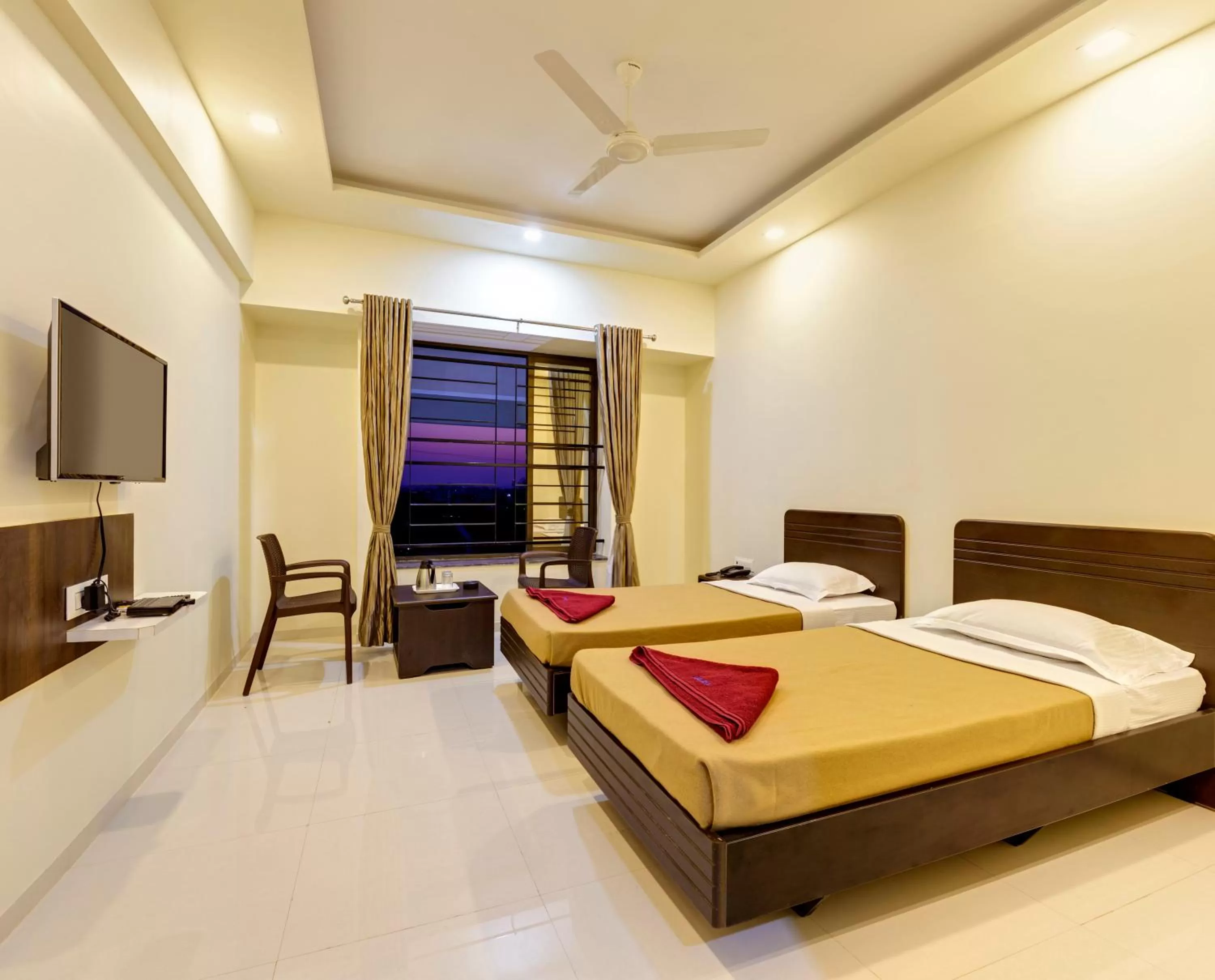 Bedroom in Hotel Galaxy Inn Kolhapur