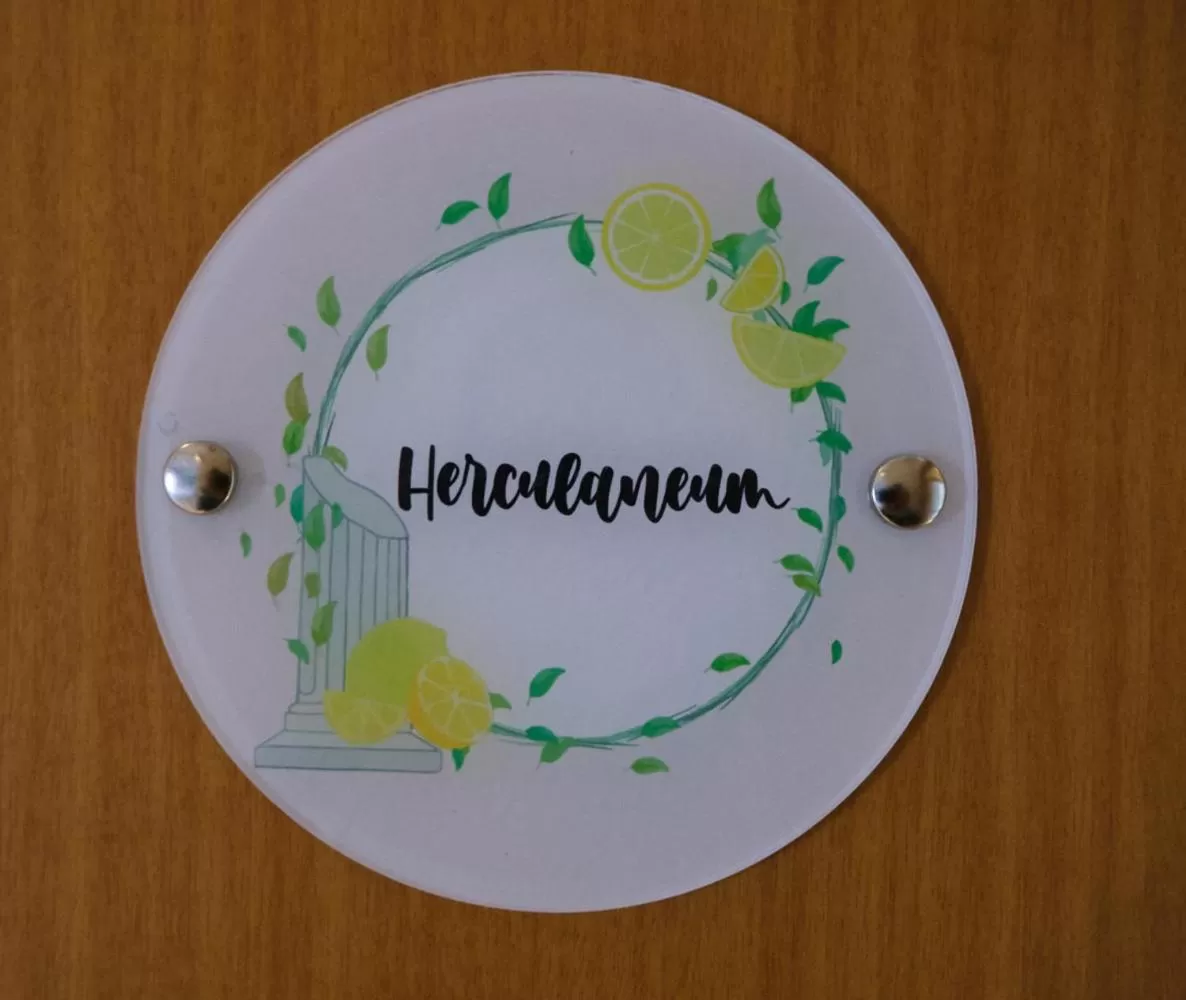 Logo/Certificate/Sign in Giardino Archeologico