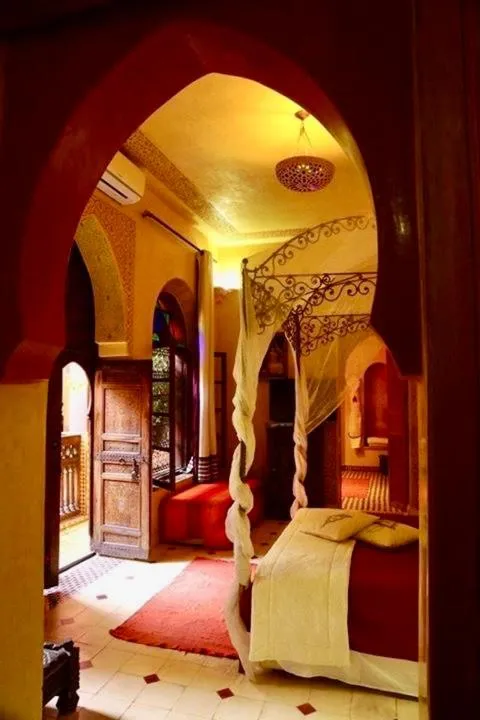 Bed in Riad Rêves D'orient & Spa