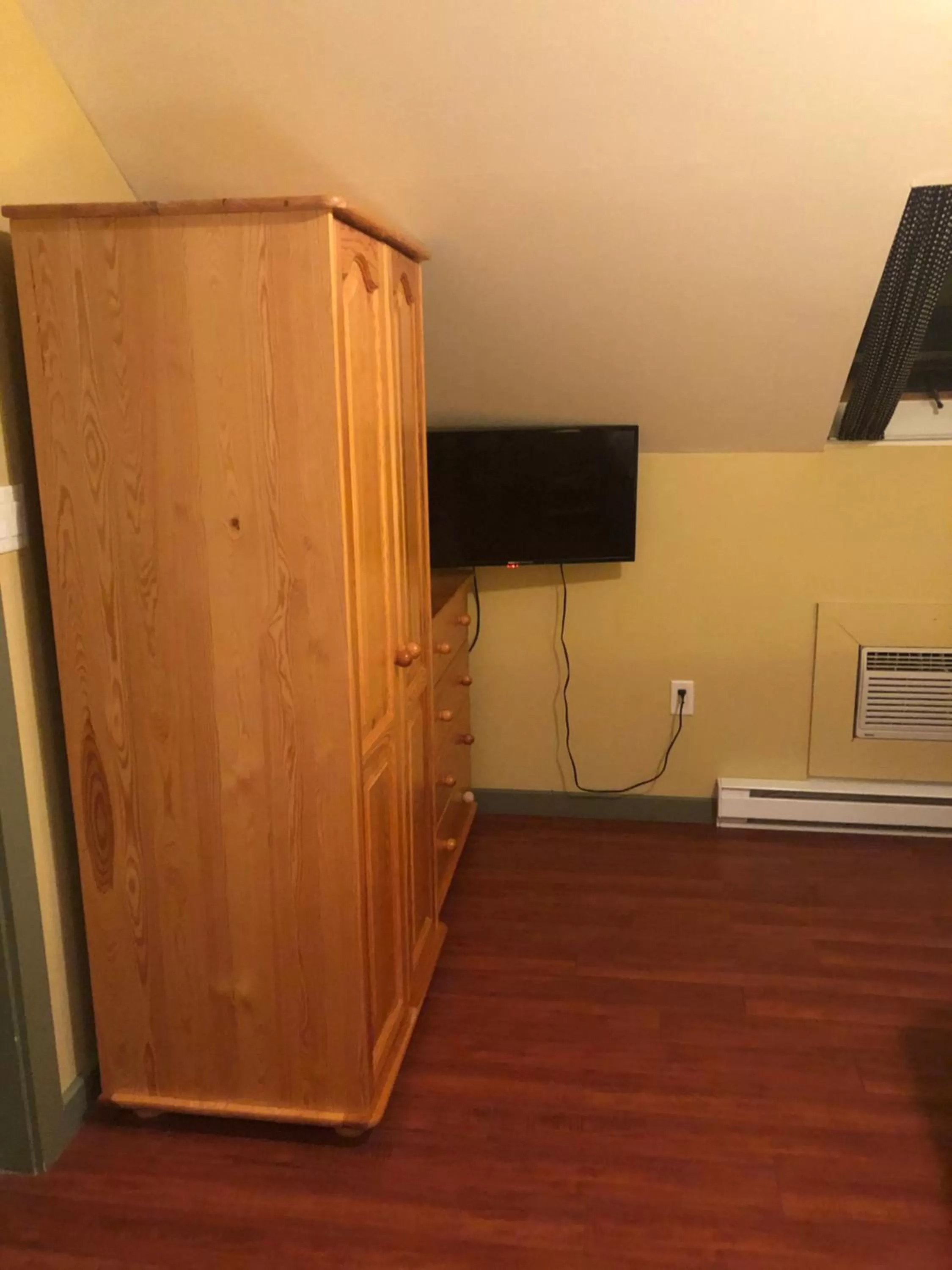 Crowsnest Vineyards Guesthouse