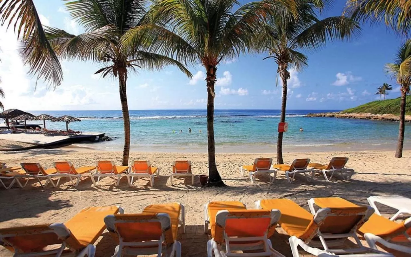 Beach in Le Studio les Tropiques au Village MANGANAO