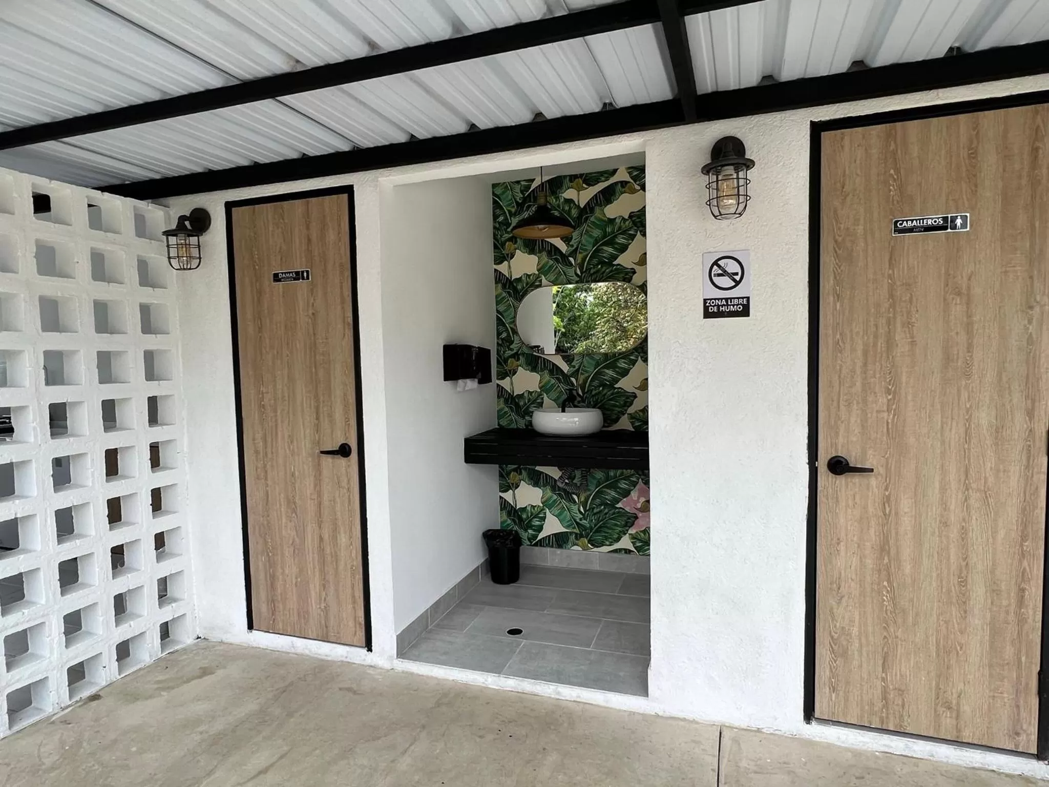 Public Bath in HOTEL 9.5 SAN FERNANDO