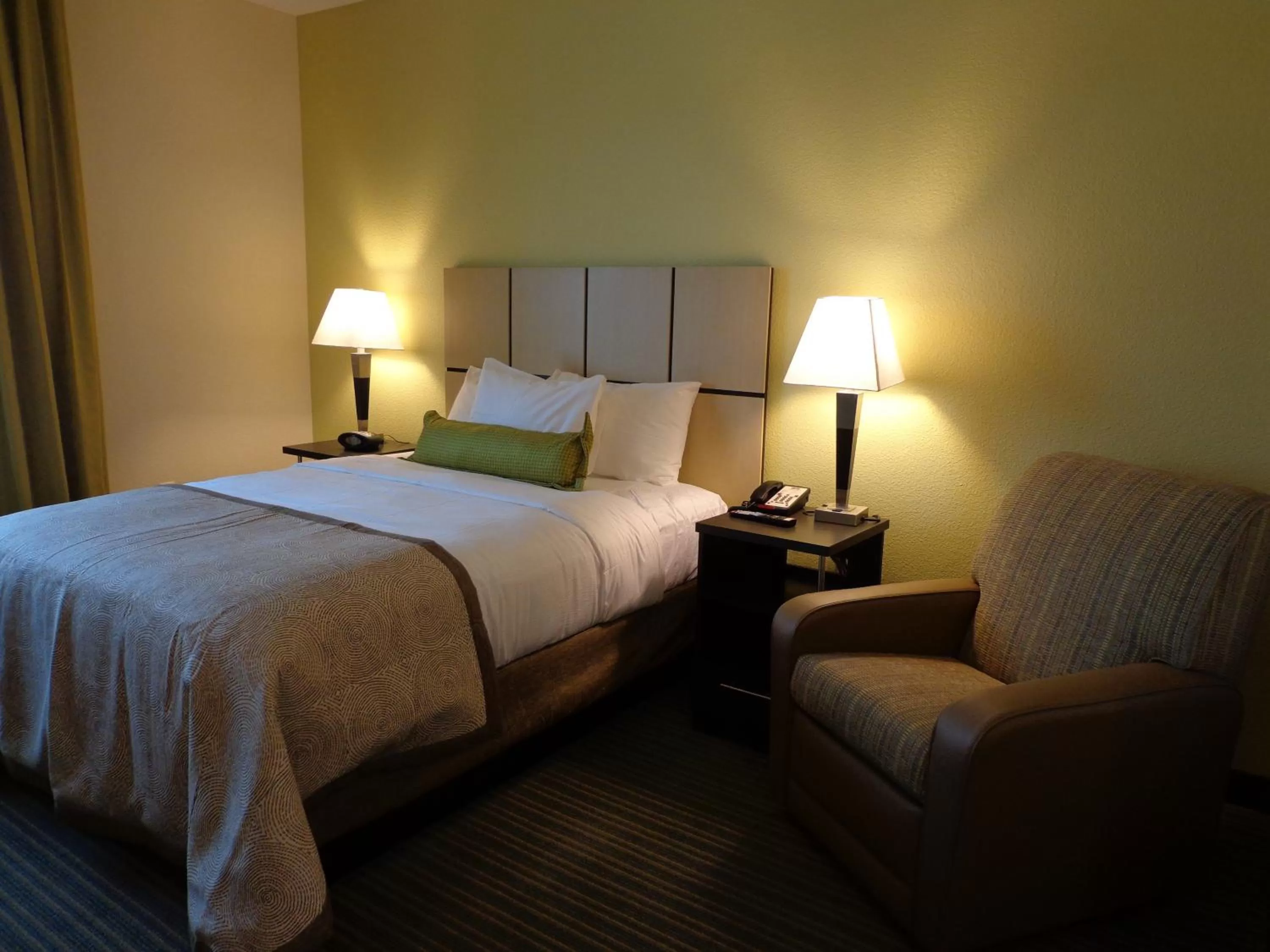 Photo of the whole room, Bed in Candlewood Suites Monahans by IHG