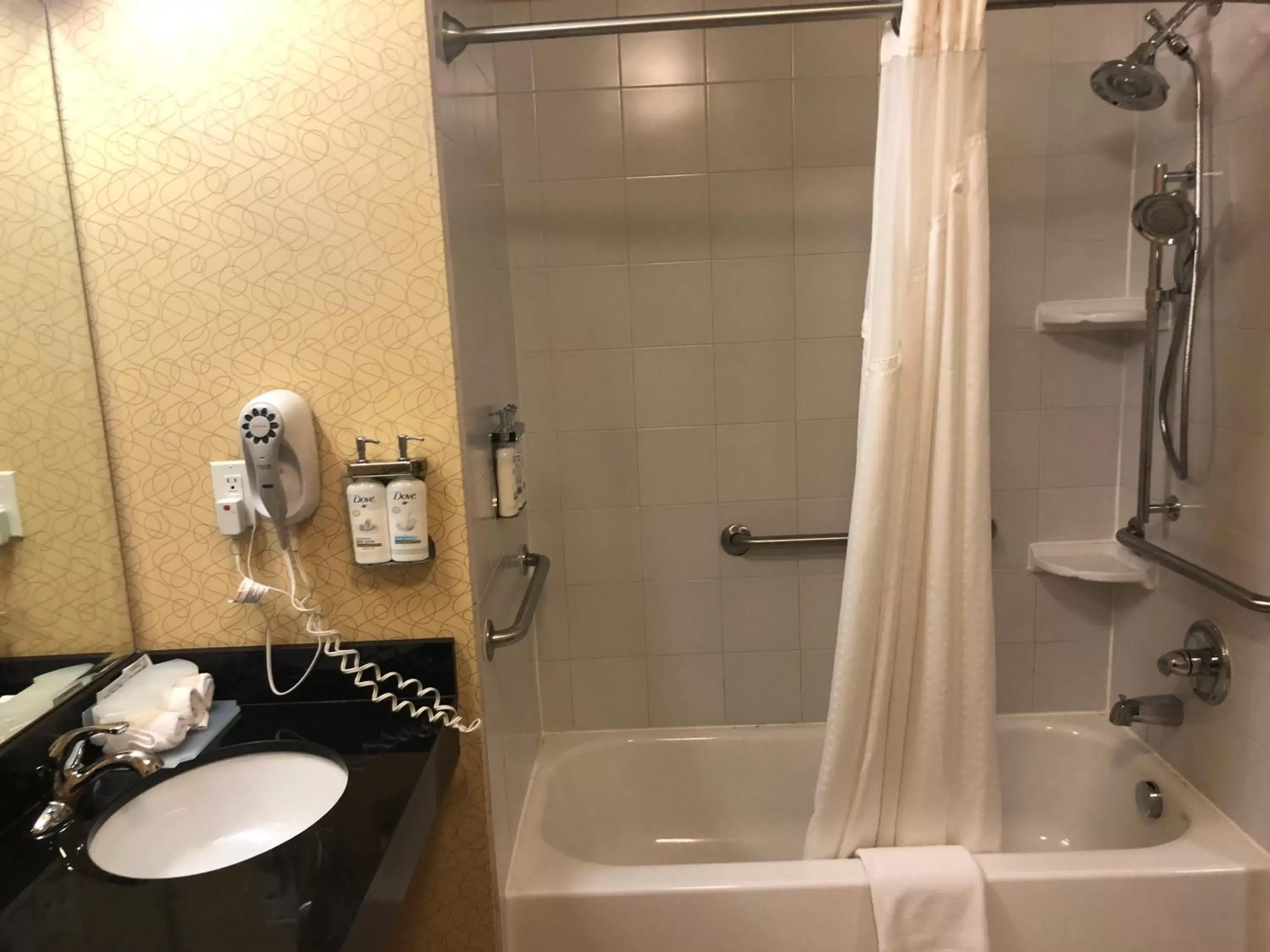 Suite - Mobility Access/Hearing Accessible in Holiday Inn Express Hotel & Suites Lansing-Dimondale by IHG Suite - Mobility Access/Hearing Accessible in Holiday Inn Express Hotel & Suites Lansing-Dimondale by IHG