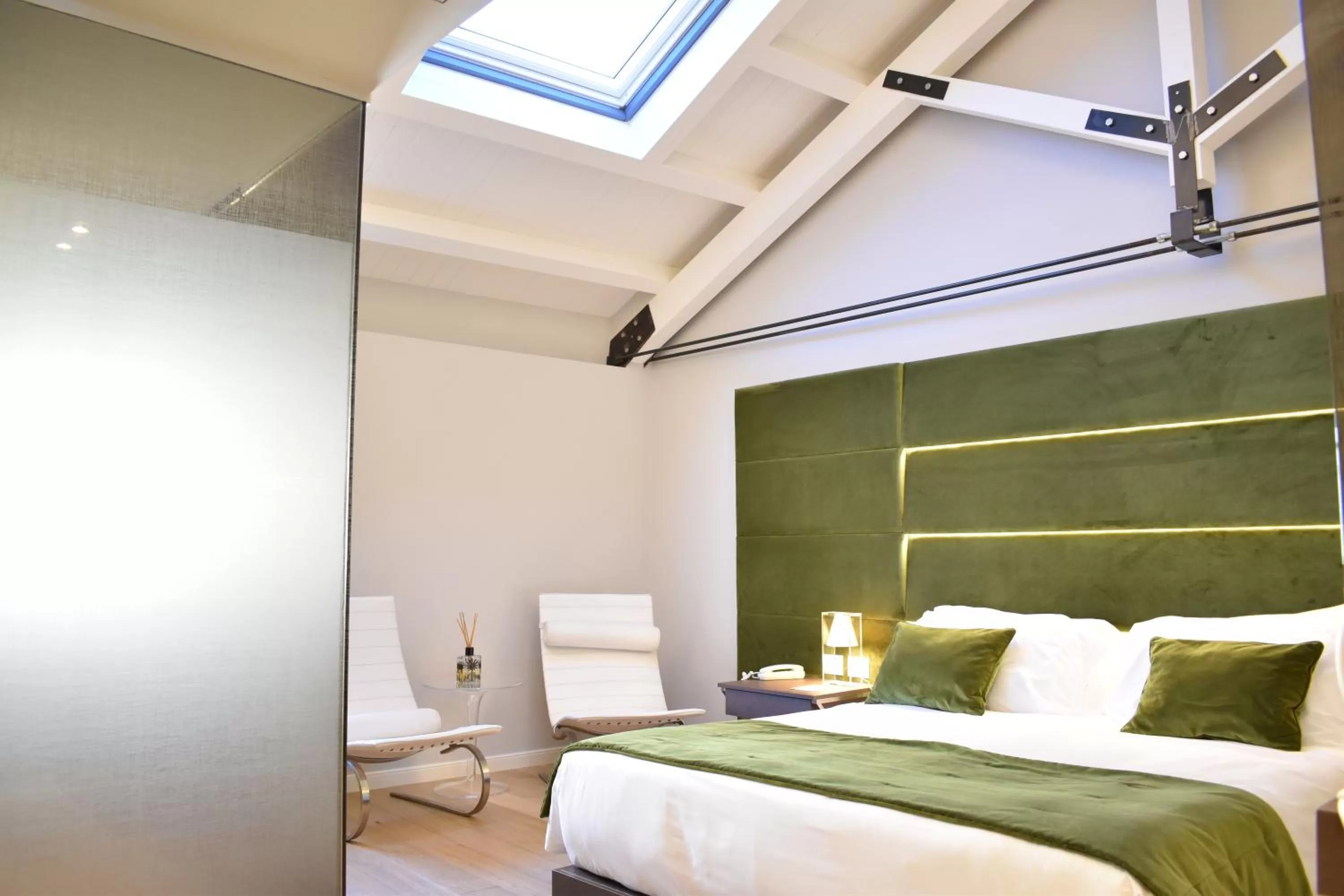 Bathroom, Bed in Palazzo Marletta Luxury House Hotel