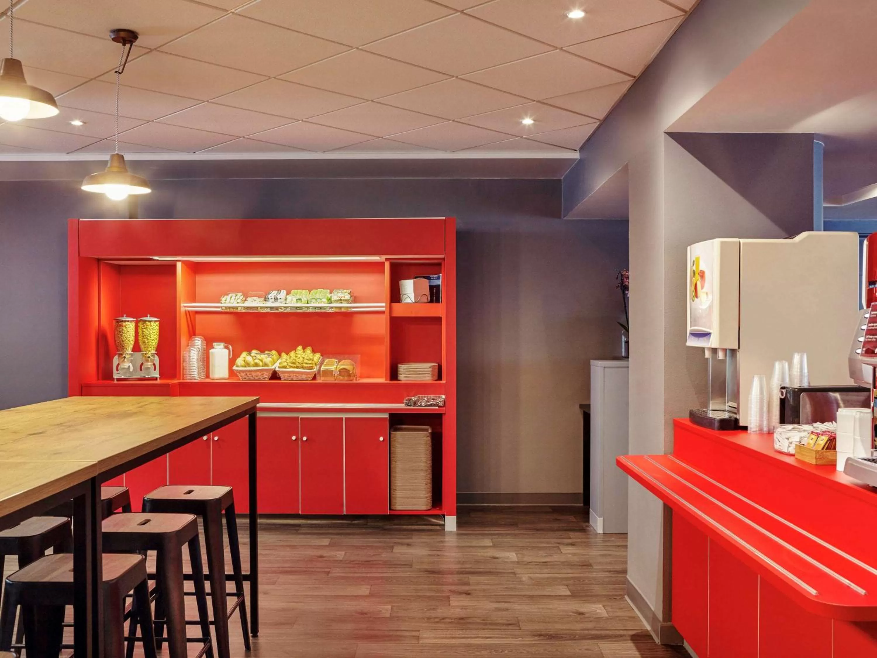 Restaurant/places to eat in hotelF1 Paris Porte de Châtillon