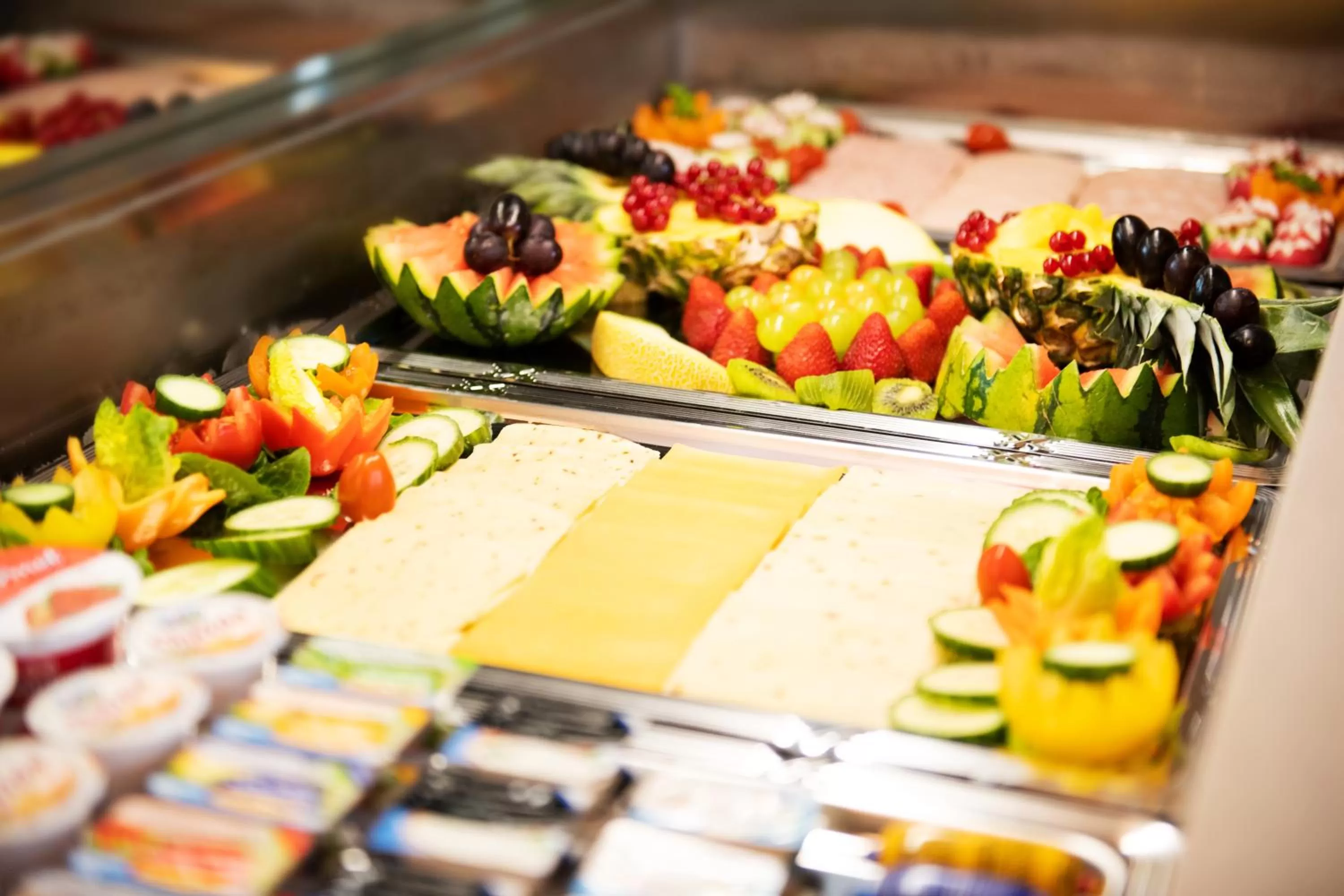 Breakfast, Food in Stadthotel Giengen