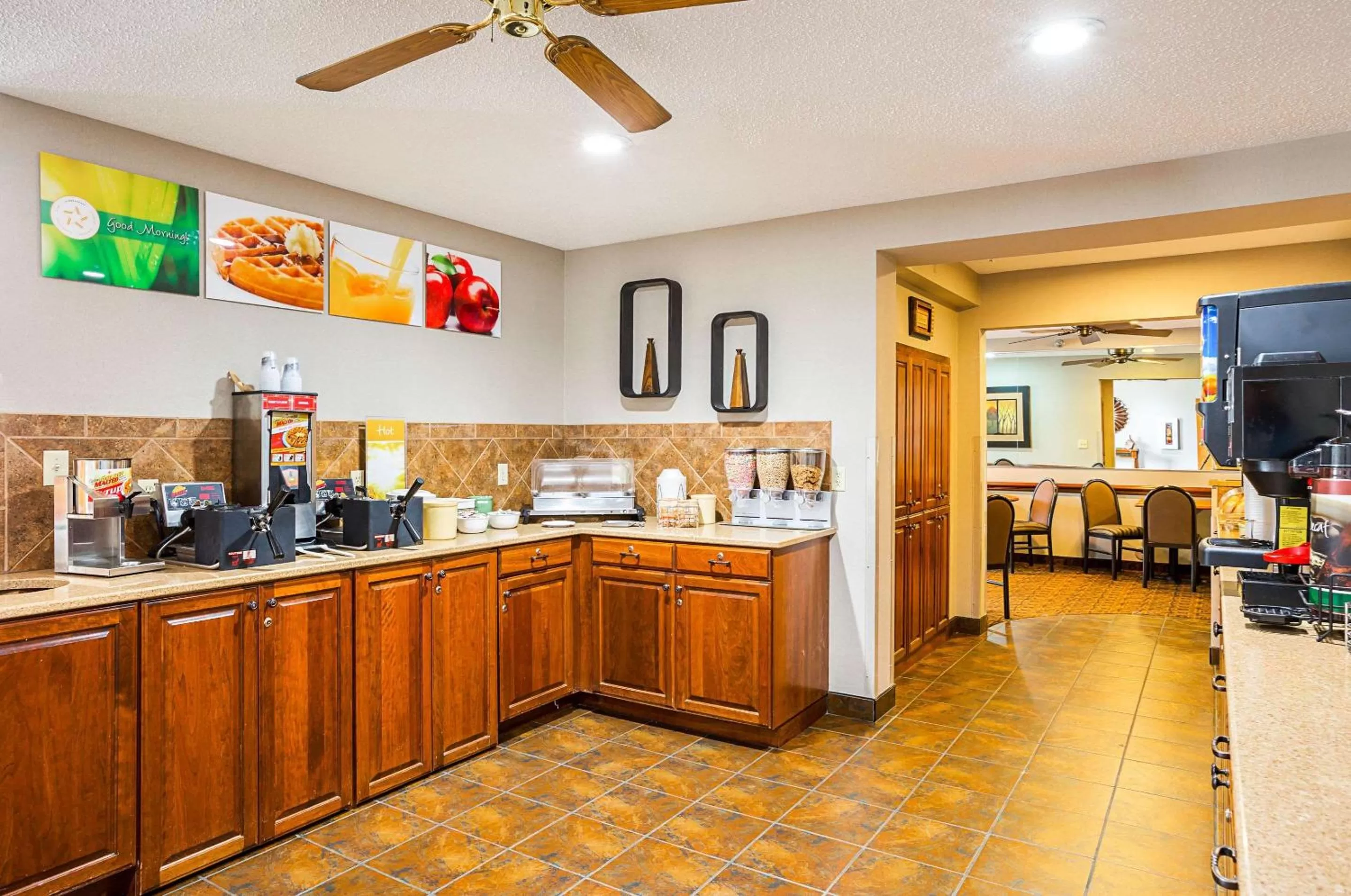 Restaurant/places to eat in Quality Inn Mitchell I-90