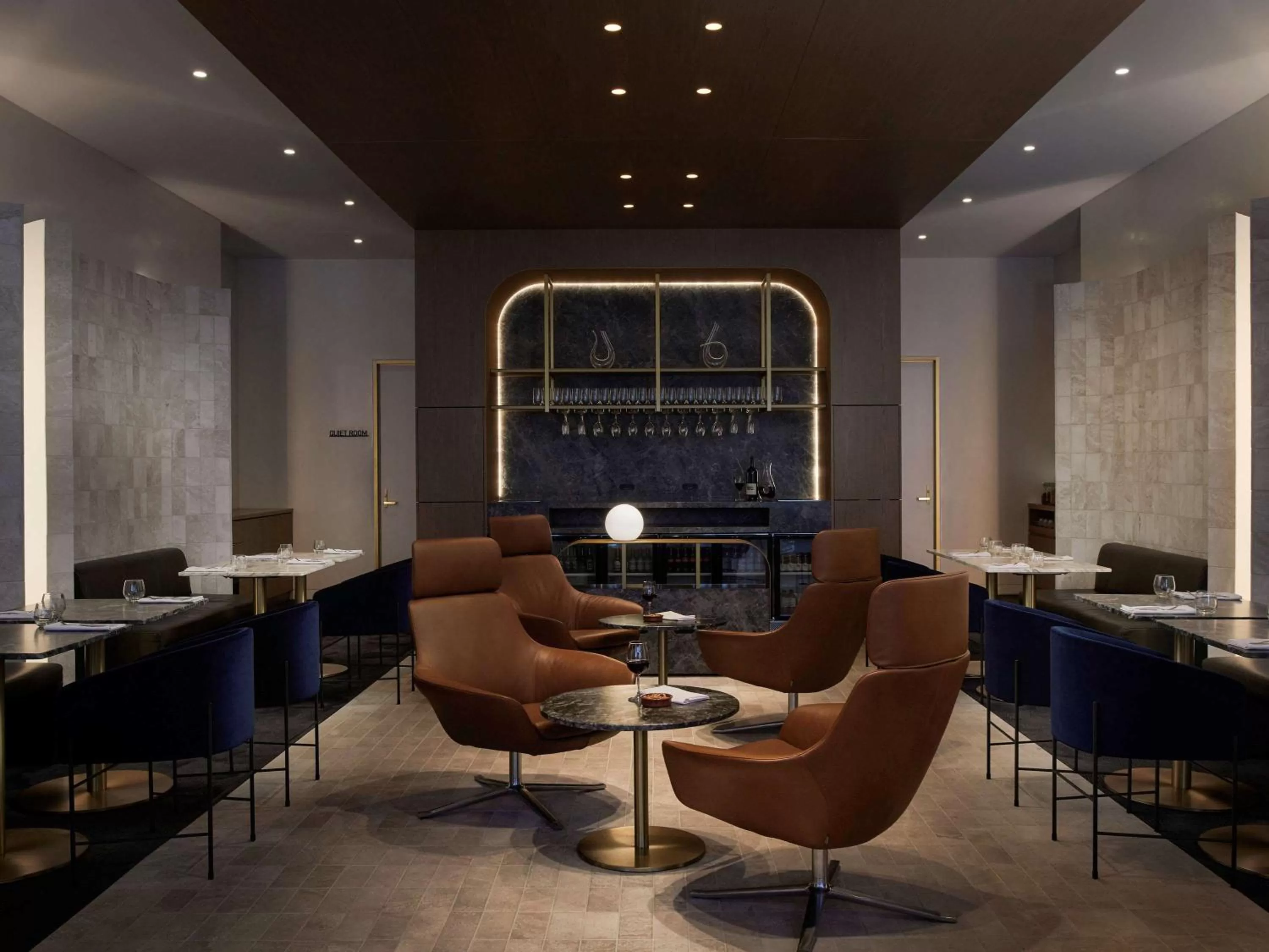 Photo of the whole room in Pullman Adelaide