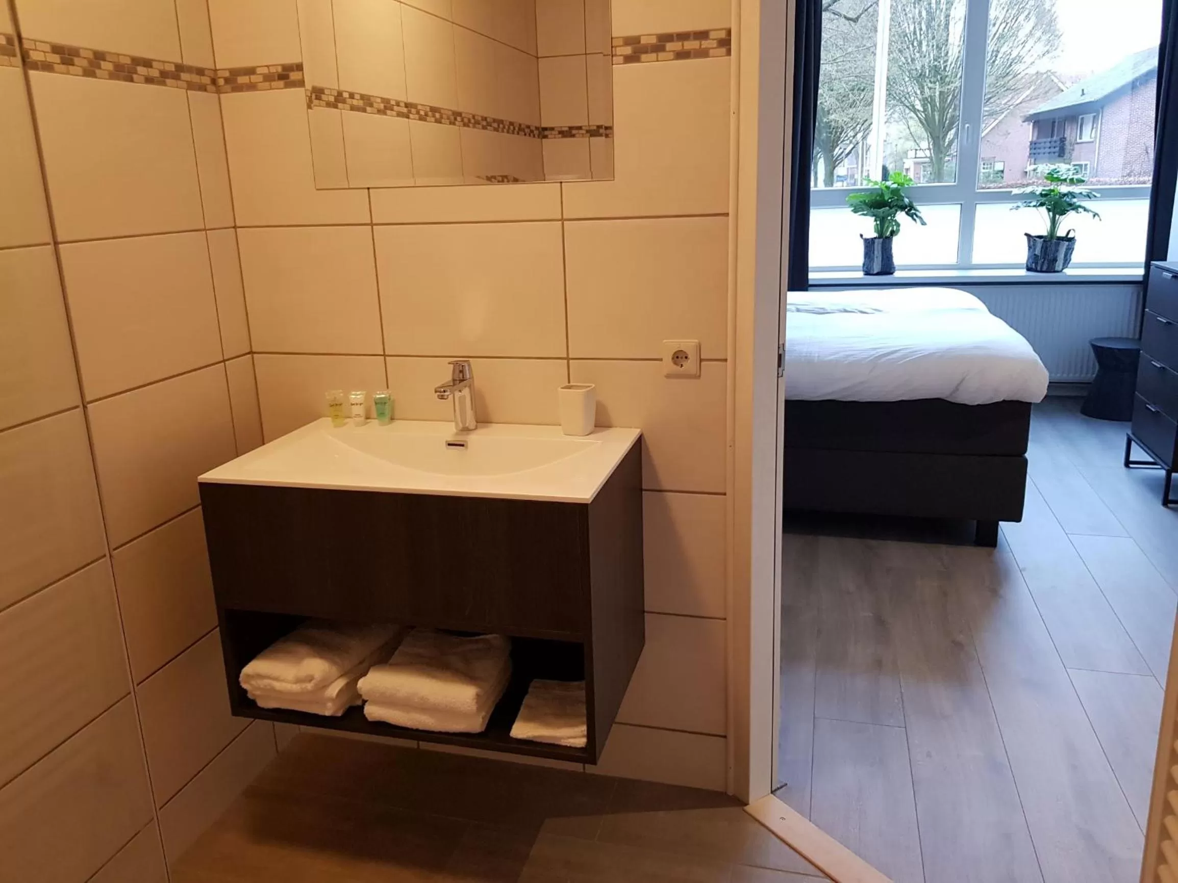 Bathroom in B&B de Wilhelminaschool