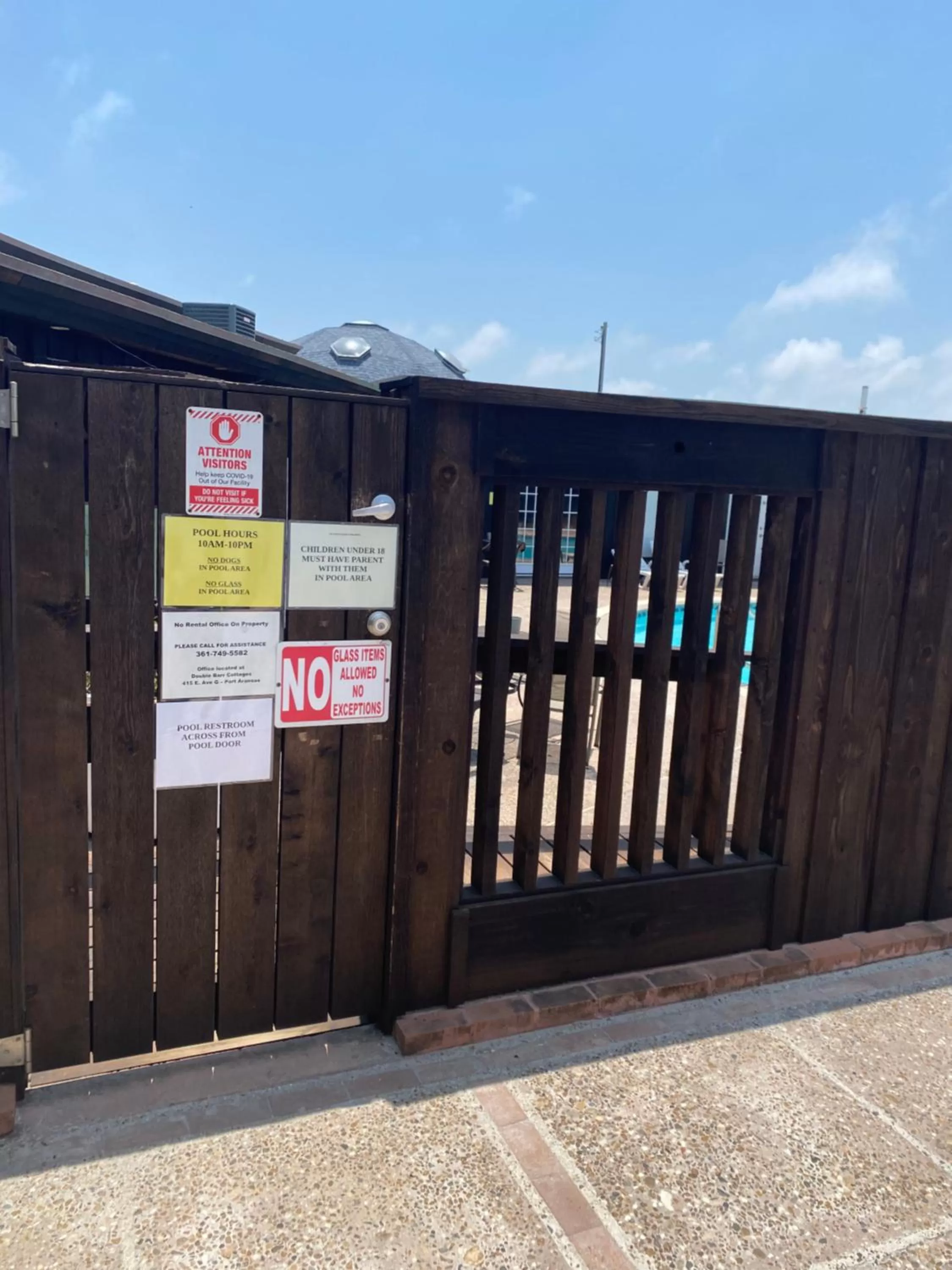 Swimming pool, Property Building in Belles Sea Inn