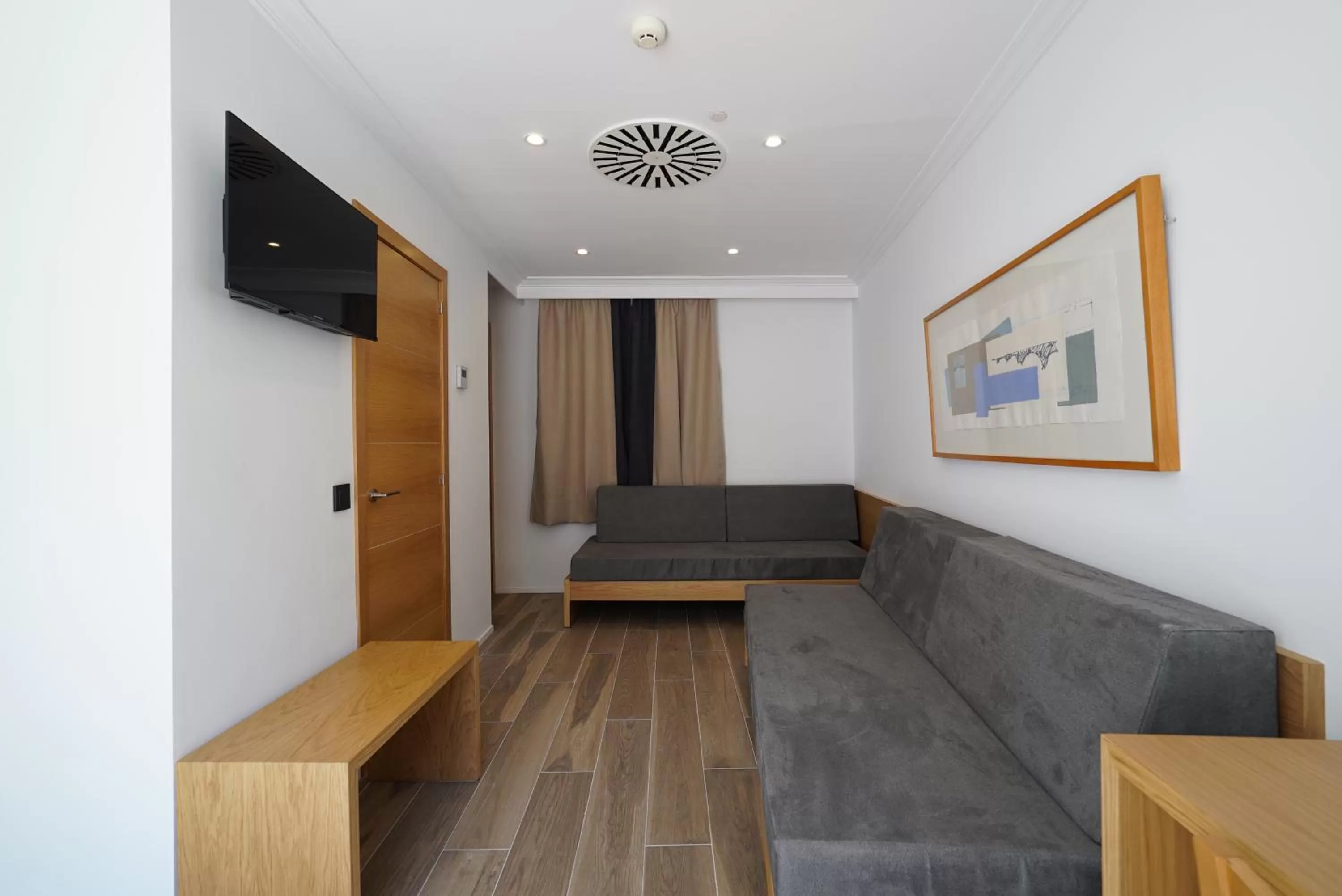 Photo of the whole room in Hotel Artmadams