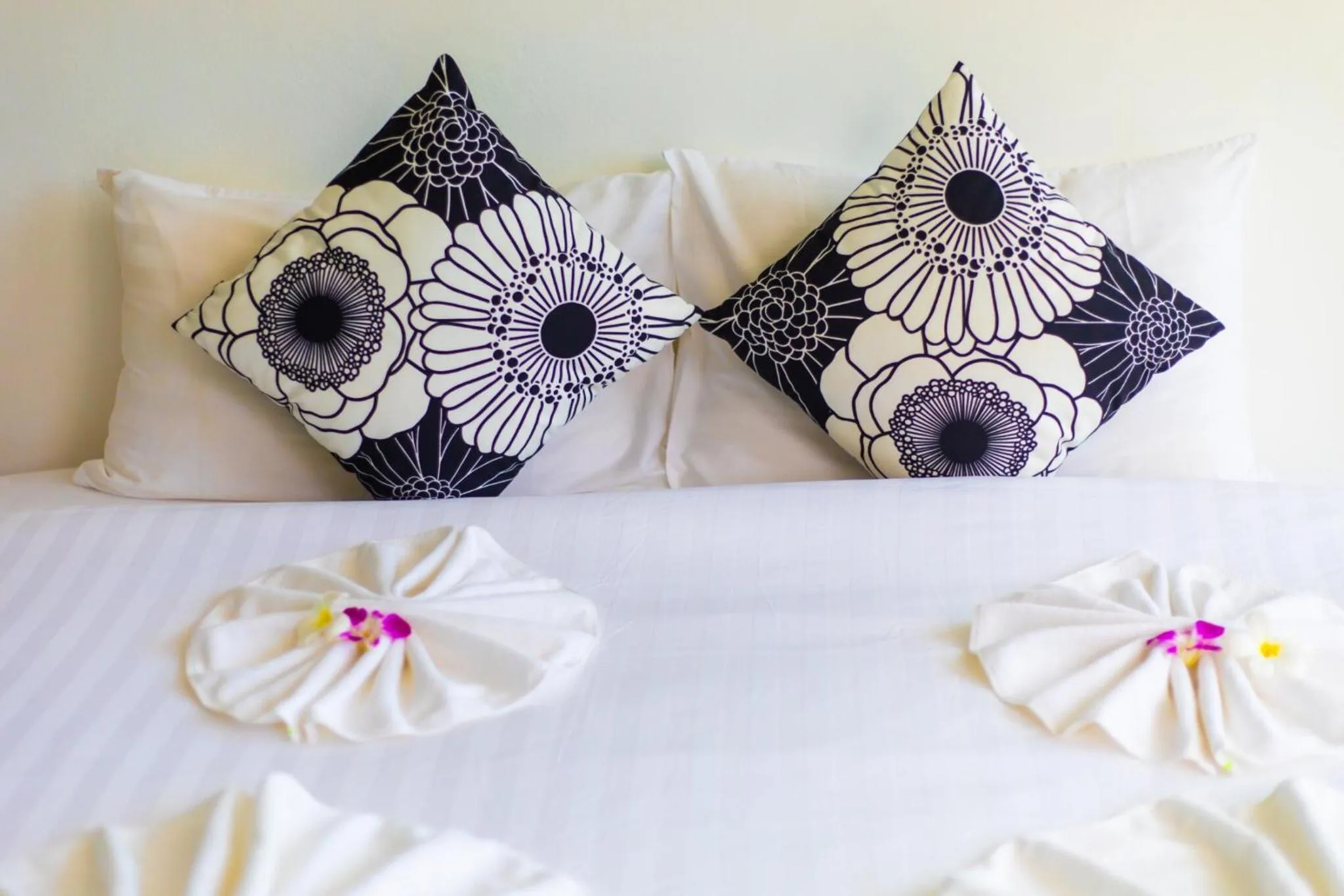 Bedroom, Bed in Baan Saint-Tropez Seaview Villas Kata Beach