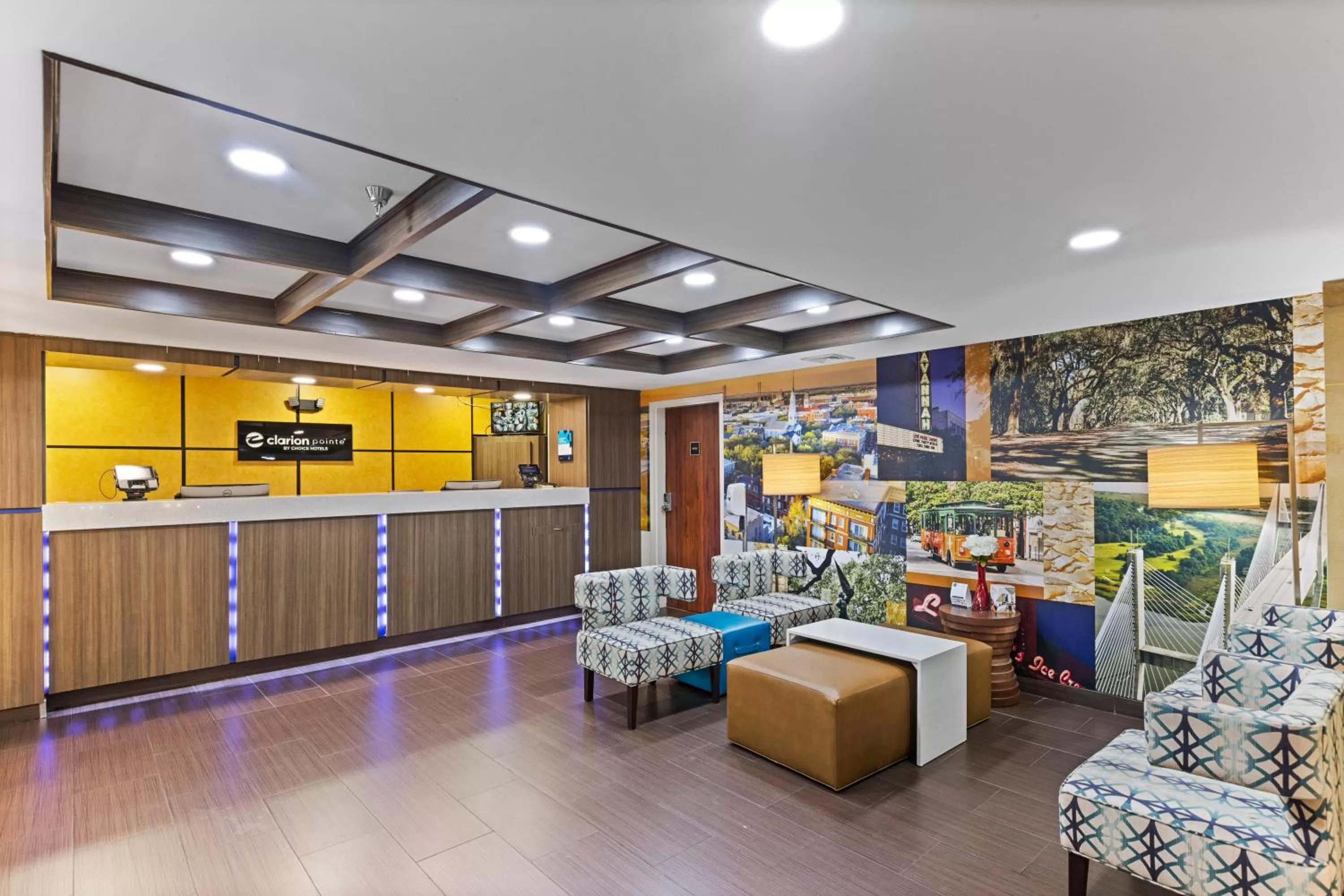Lobby or reception in Clarion Pointe Savannah Gateway I-95