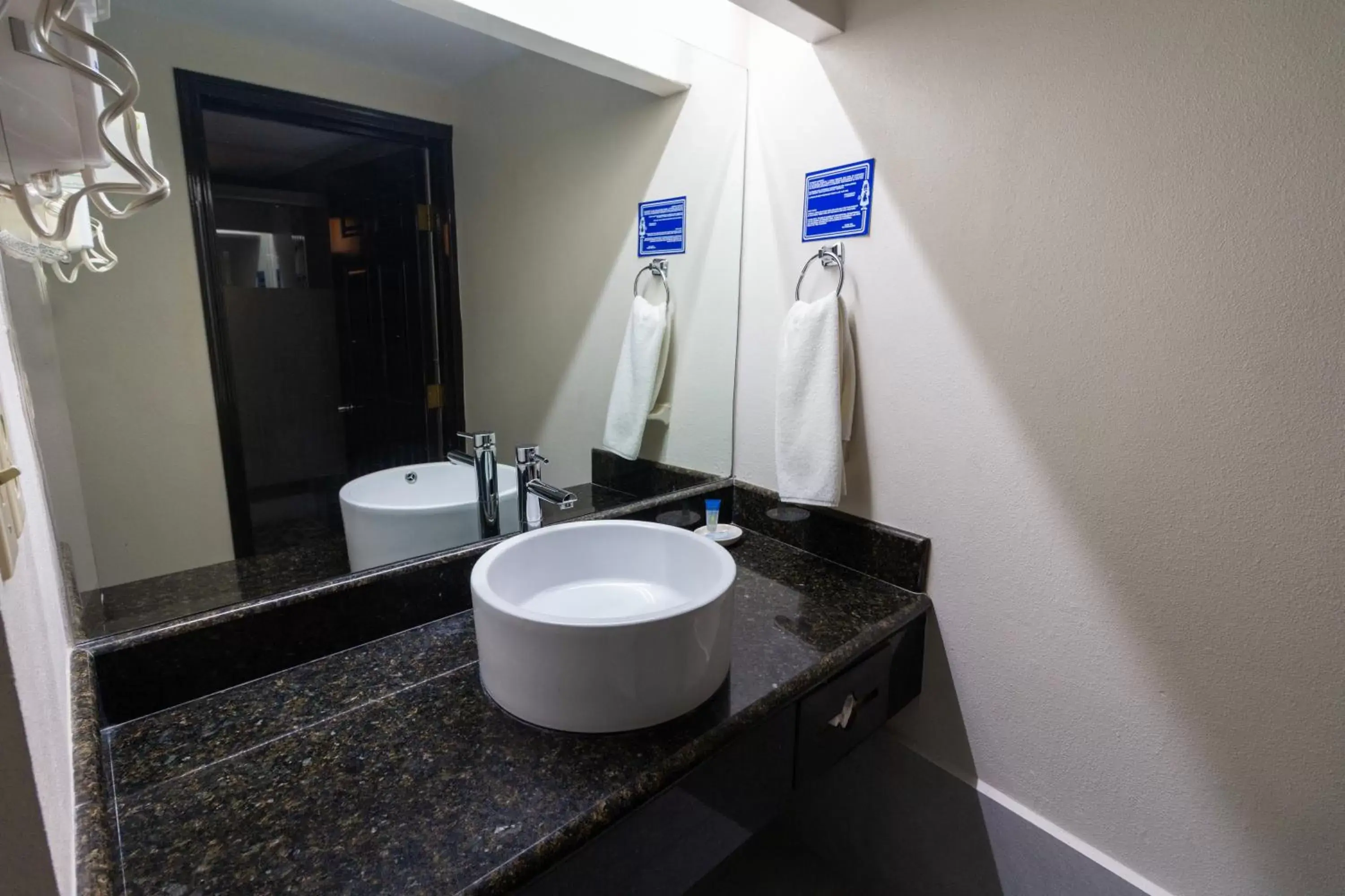 Double Room with Two Double Beds - Non-Smoking in Best Western Hotel Plaza Matamoros Double Room with Two Double Beds - Non-Smoking in Best Western Hotel Plaza Matamoros