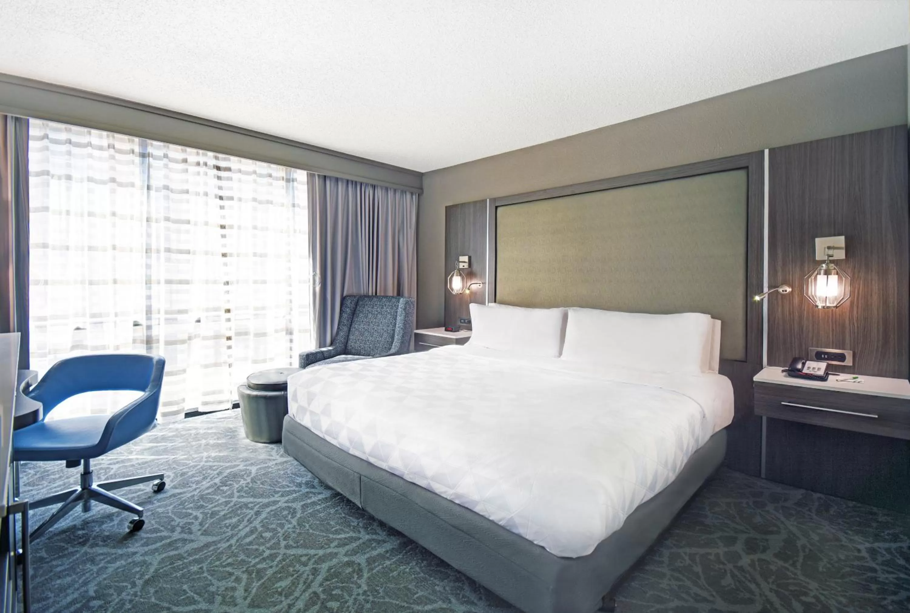 Photo of the whole room, Bed in Holiday Inn - Memphis Downtown - Beale St. by IHG