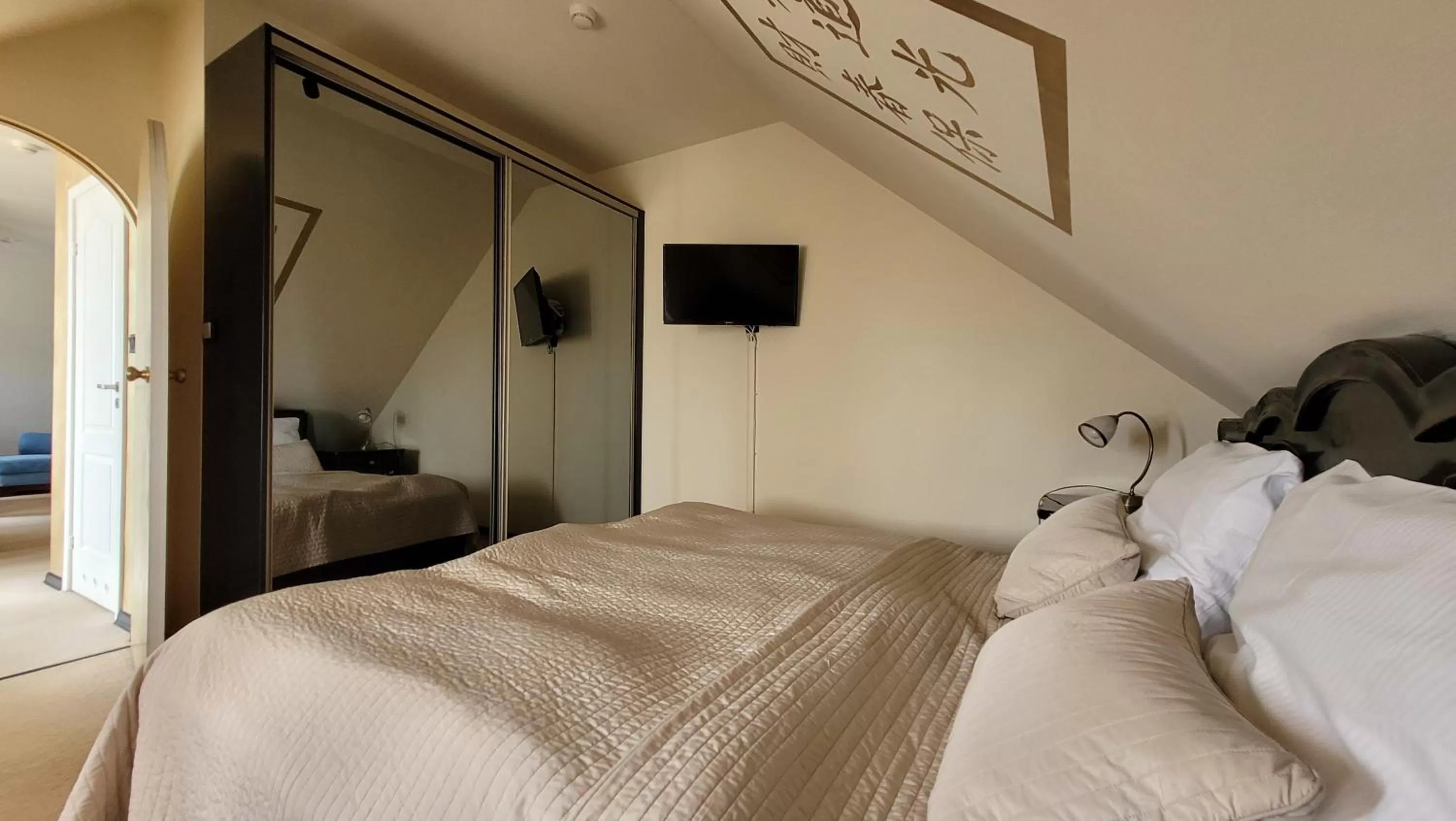 Bed in Hotel Zhong Hua