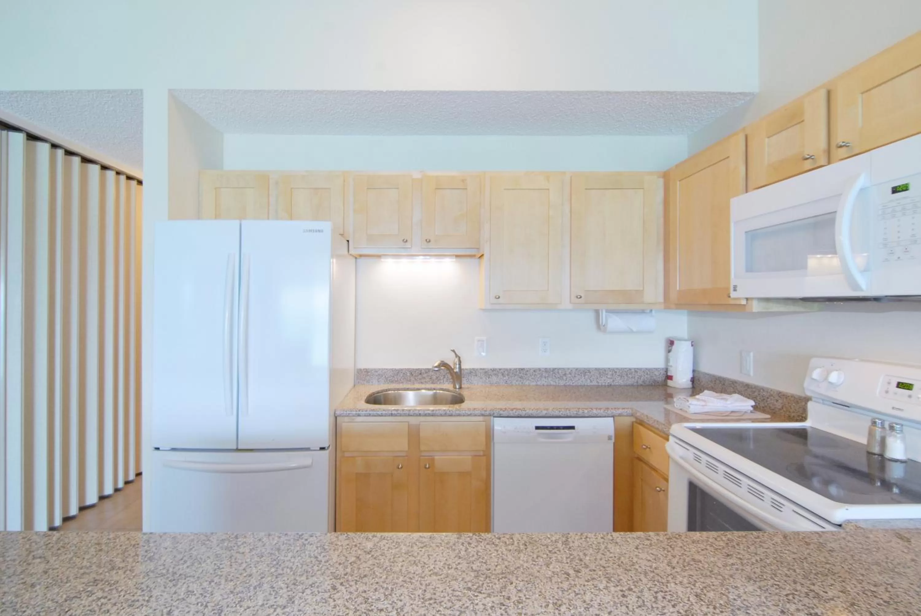 Kitchen or kitchenette, Kitchen/Kitchenette in Napili Sunset Beach Front Resort