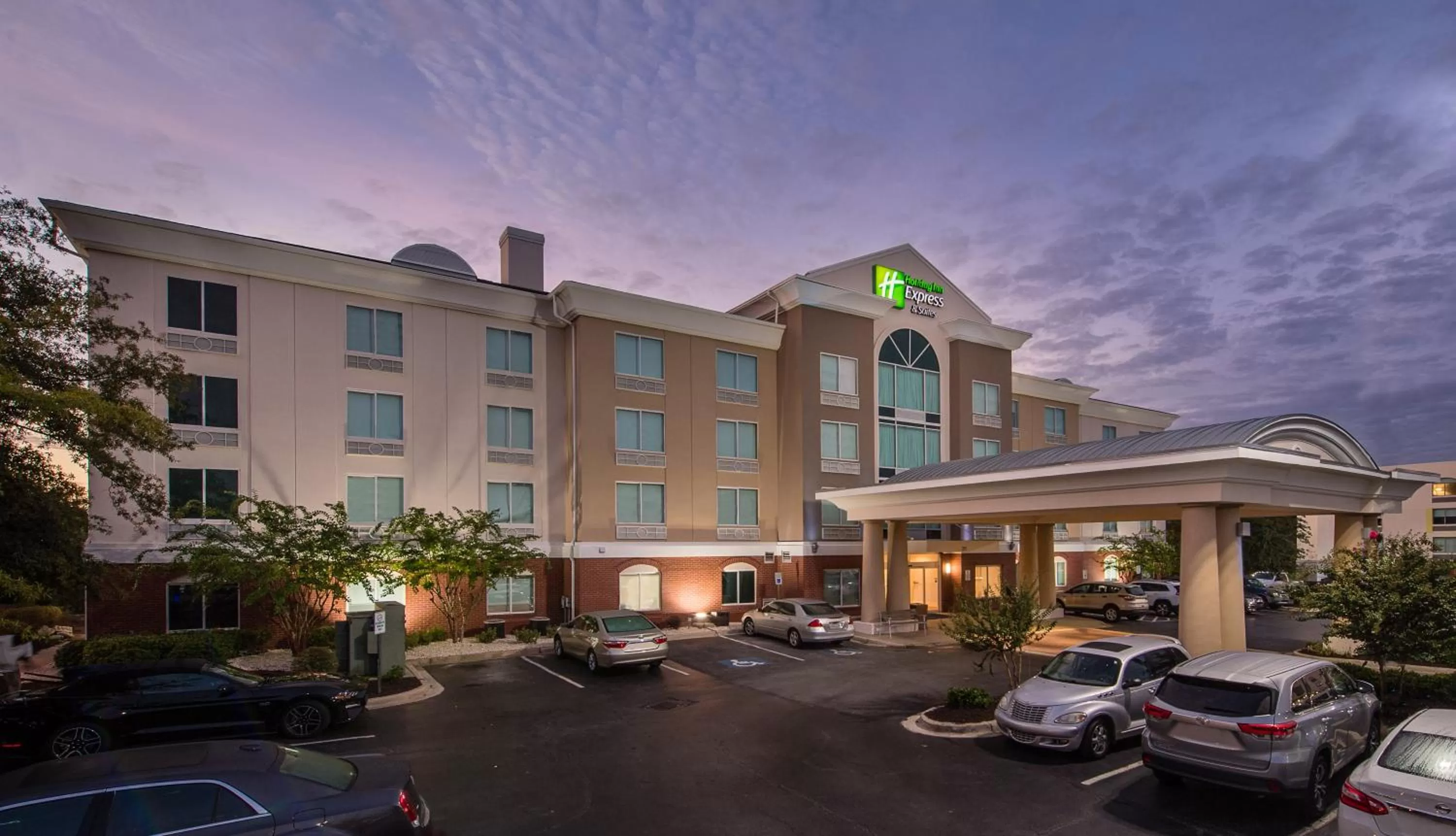 Property building in Holiday Inn Express & Suites Columbia-I-26 @ Harbison Blvd by IHG