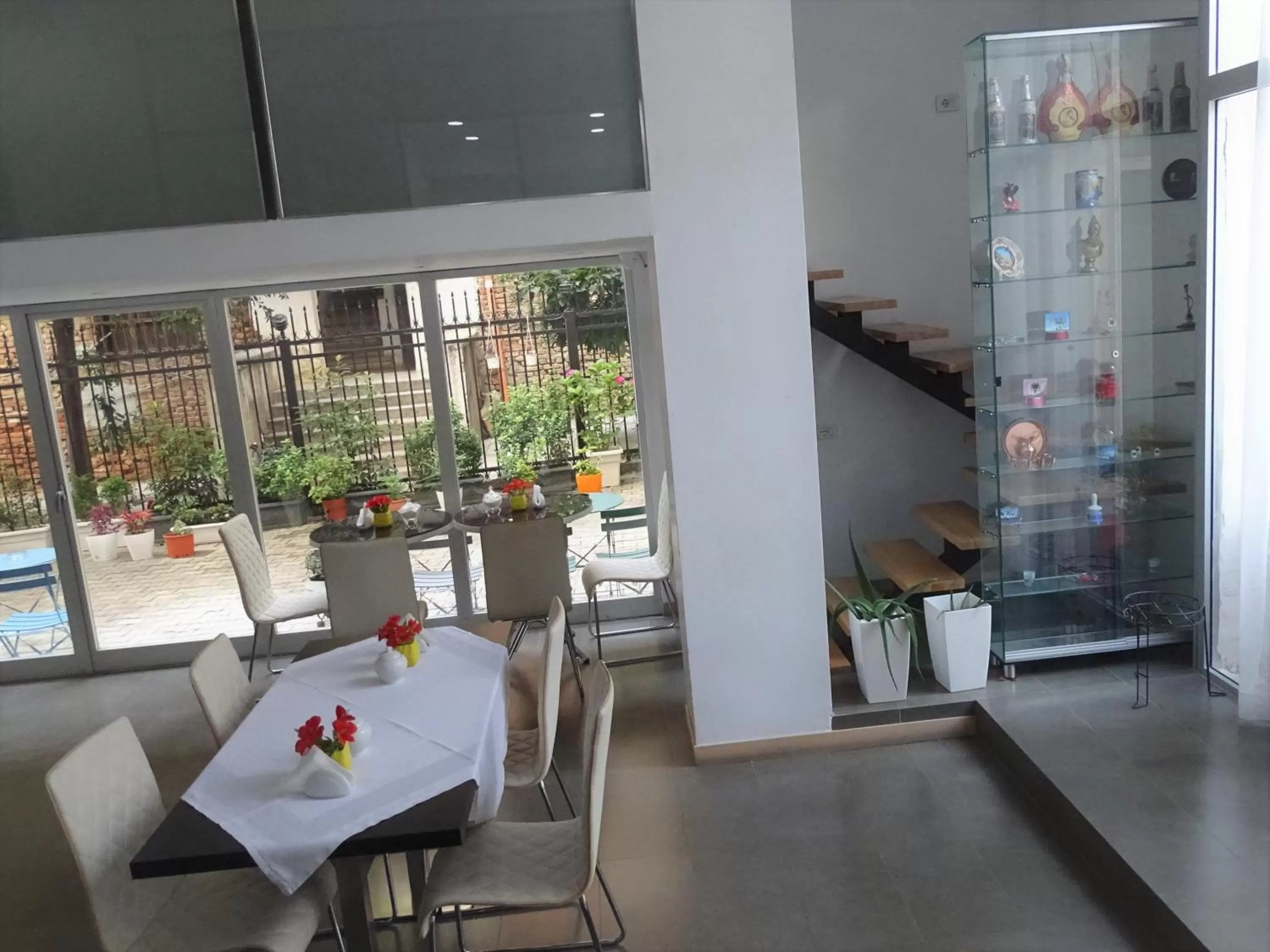 Restaurant/places to eat in Signature Idea hotel