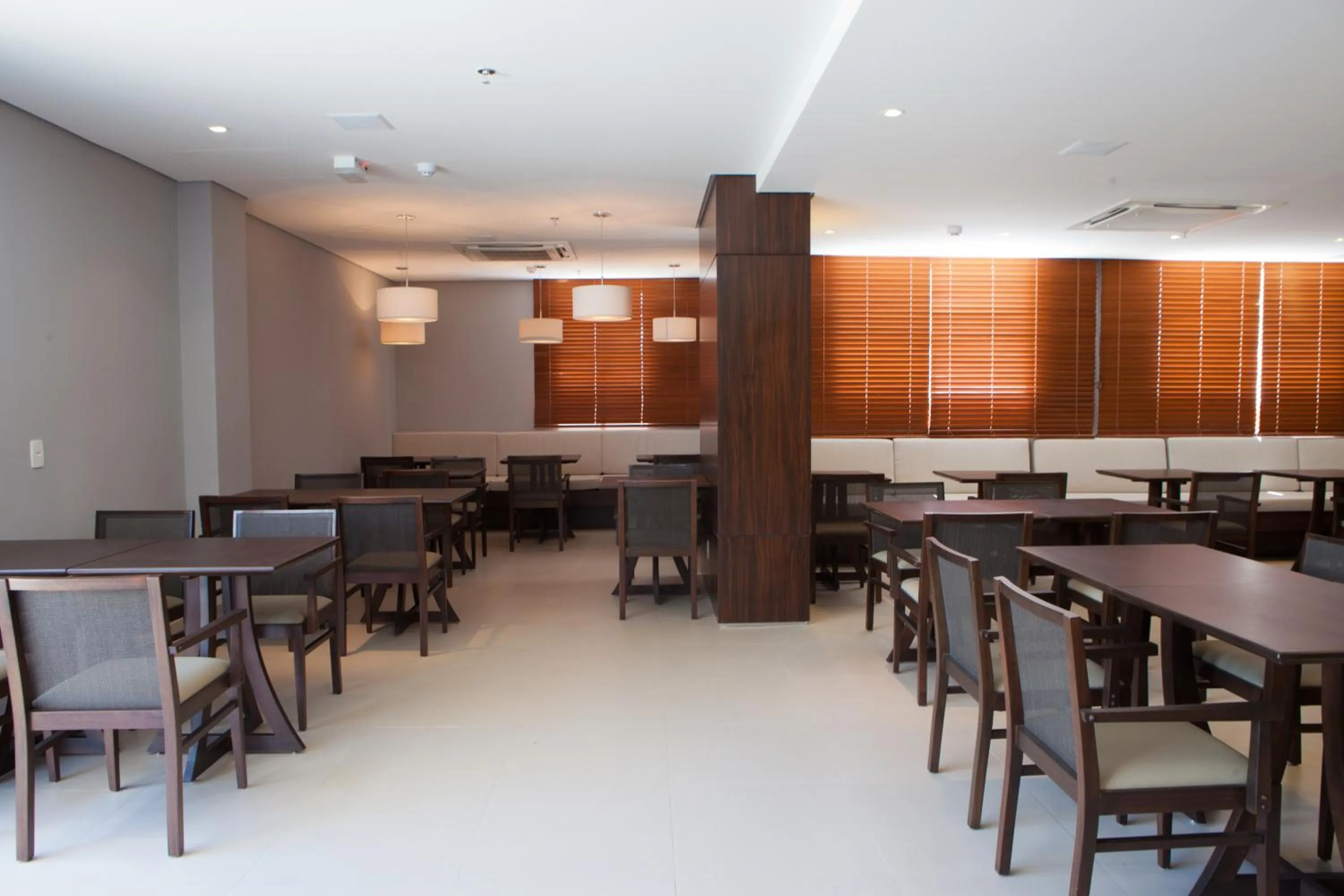 Restaurant/places to eat in Intercity Brasilia Led Aguas Claras