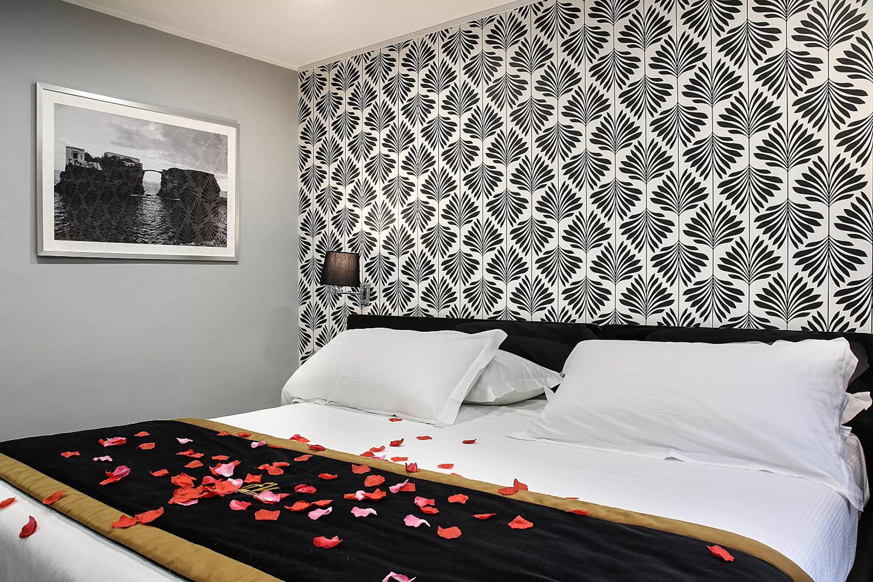 Bedroom, Bed in Best Western JFK Hotel