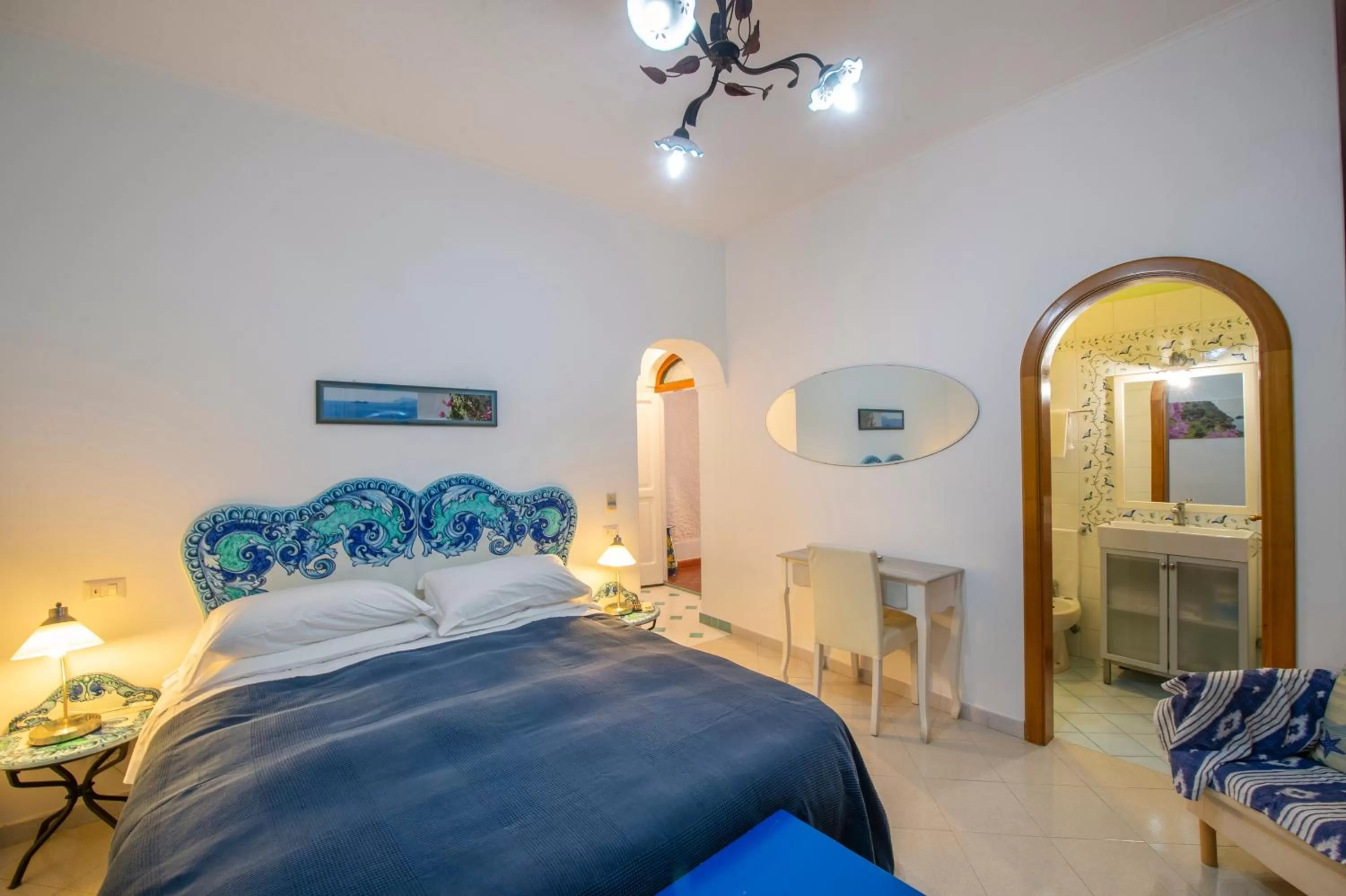 Bedroom, Bed in Il Giardino Dei Limoni