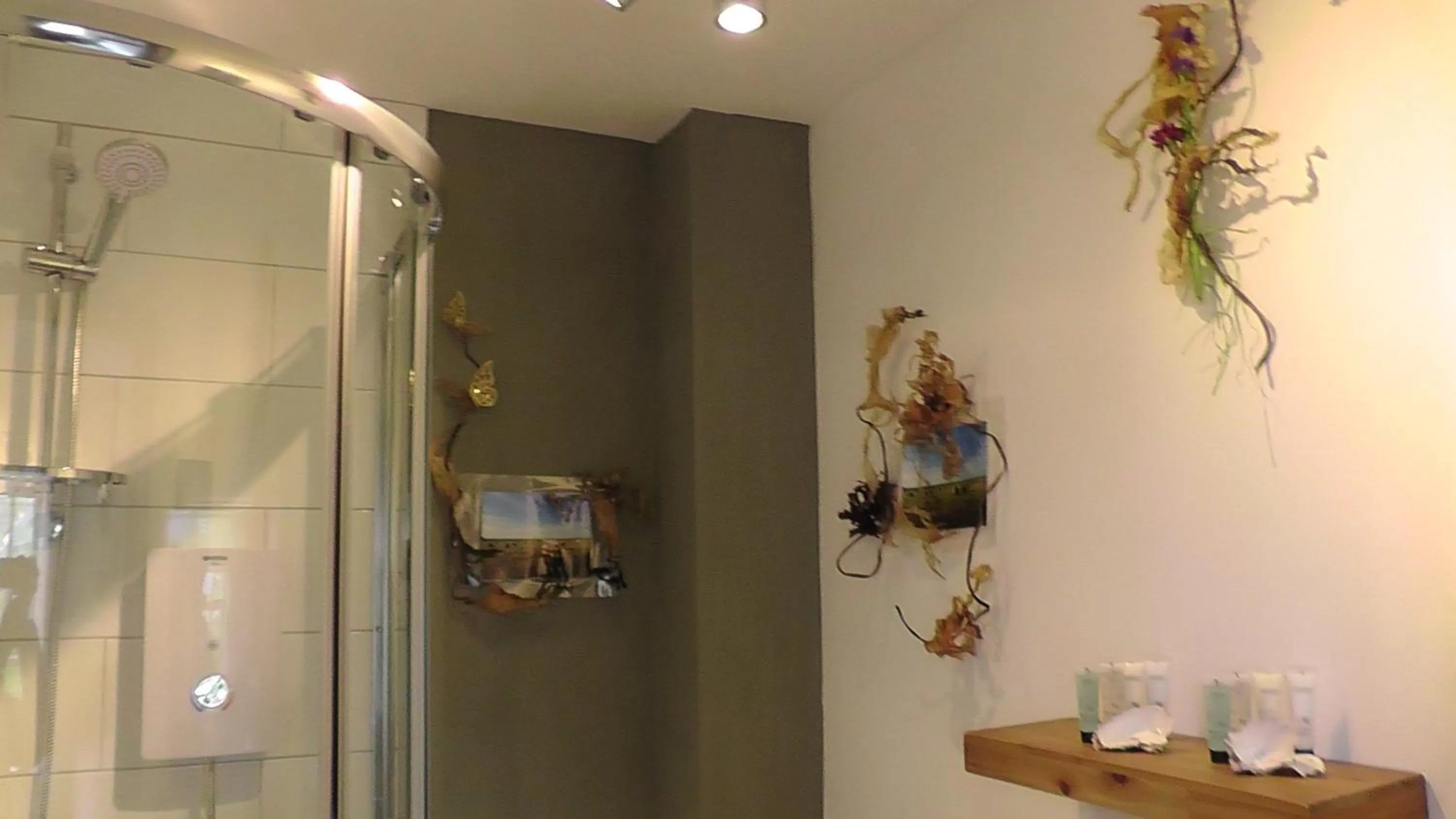 Bathroom in Wagtail Lodge