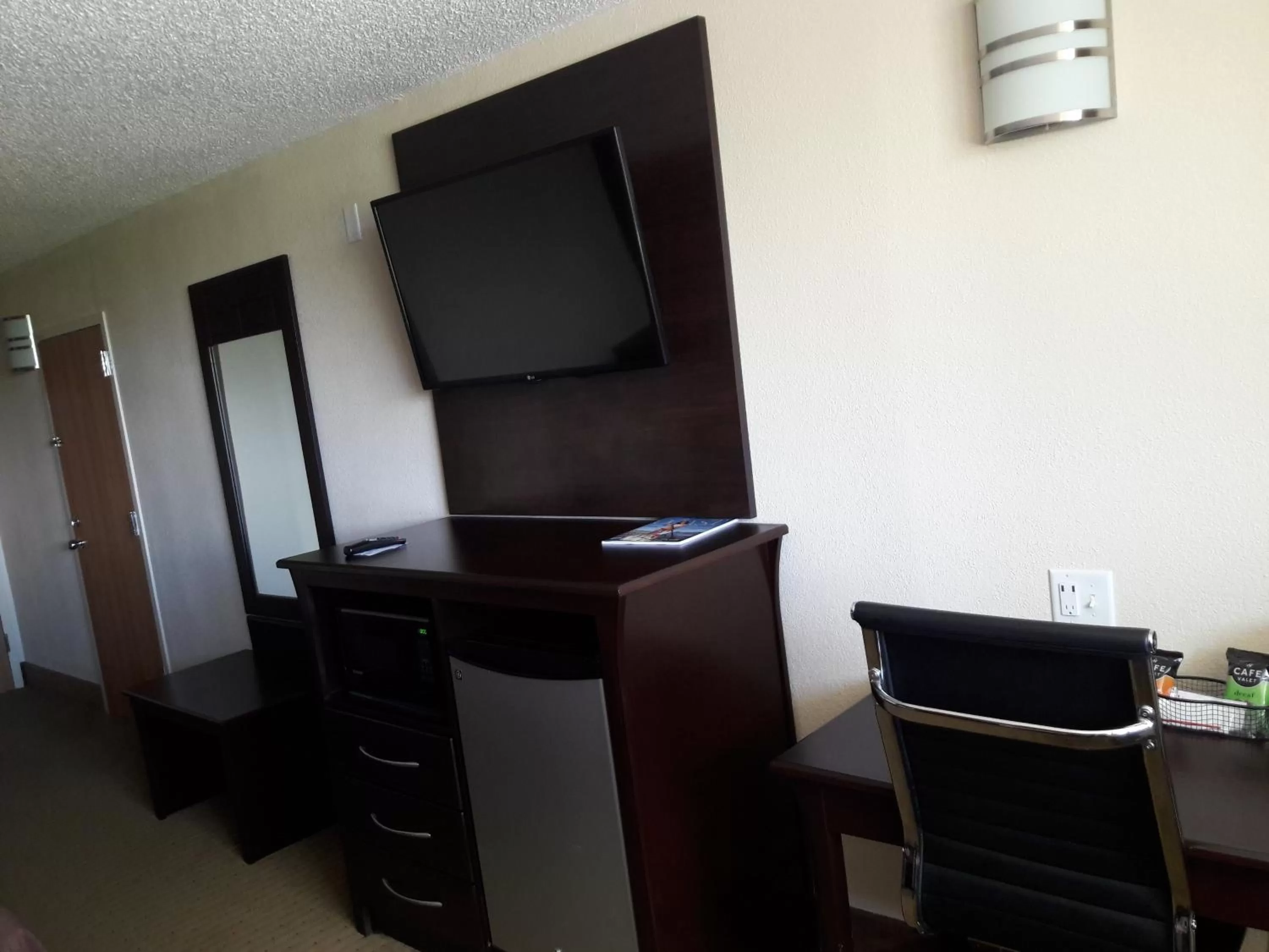 TV/Entertainment Center in Americas Best Value Inn & Suites-Texas City/La Marque