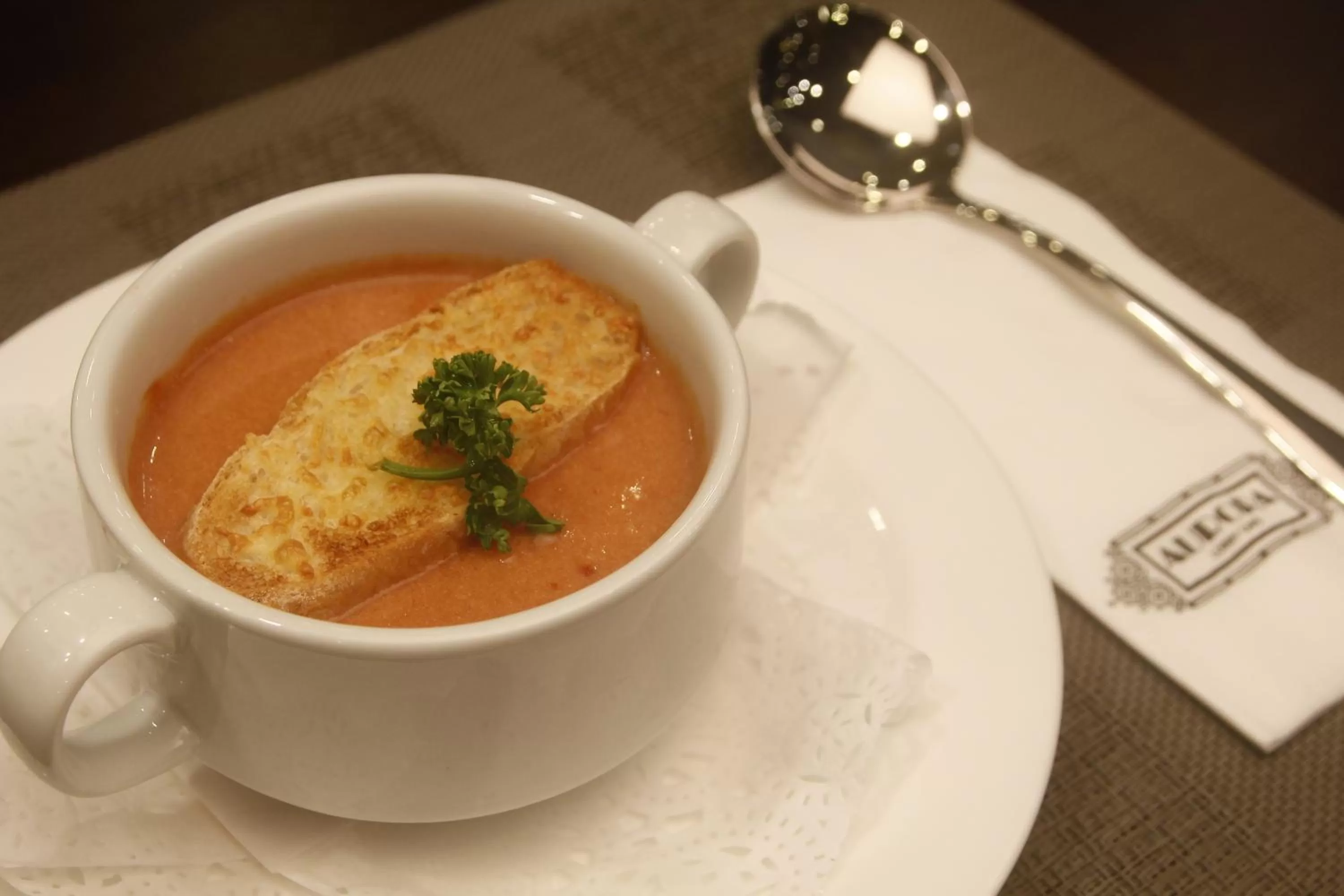 Meals in Herald Suites Polaris