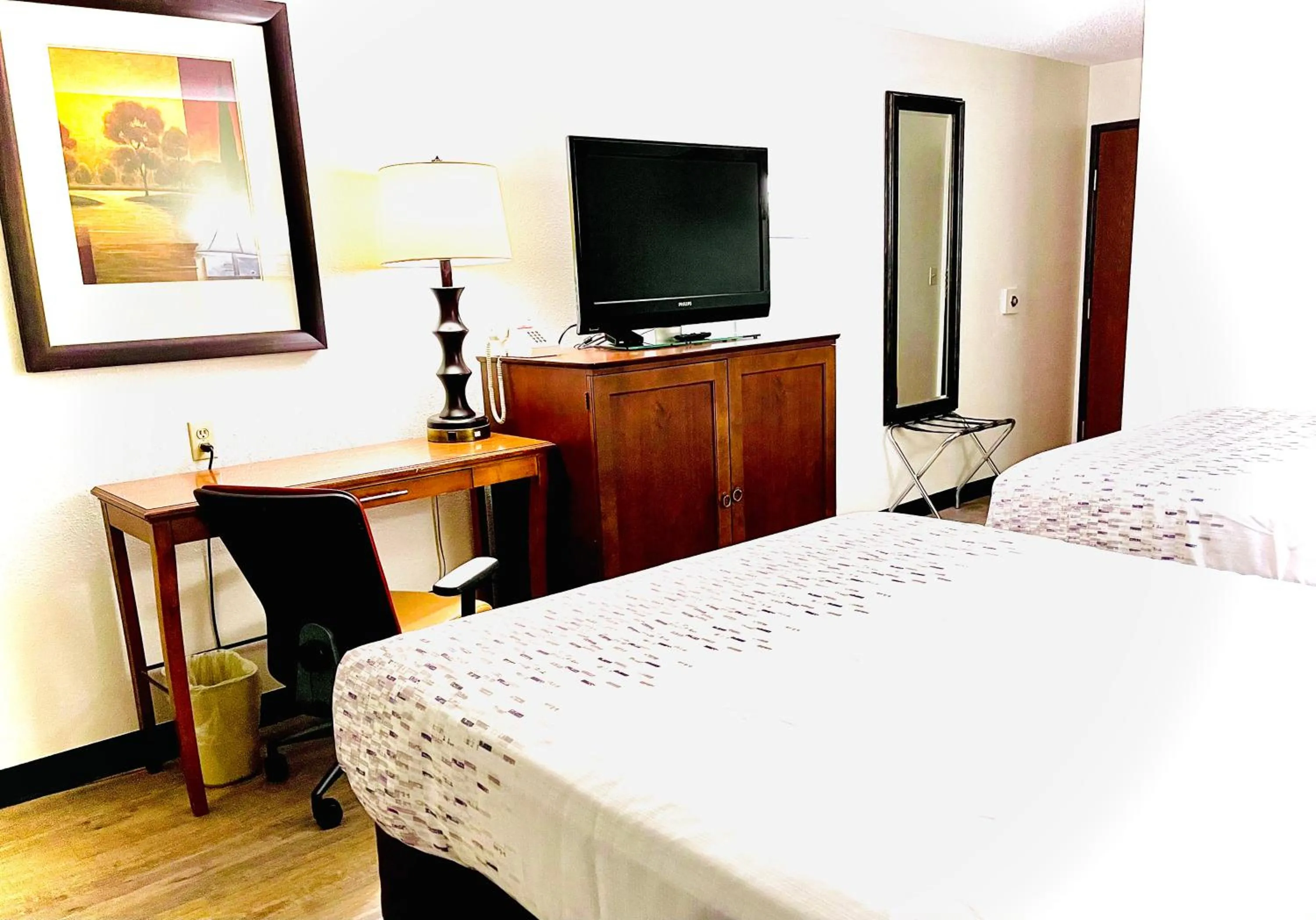 Bed in Baymont by Wyndham Hutchinson