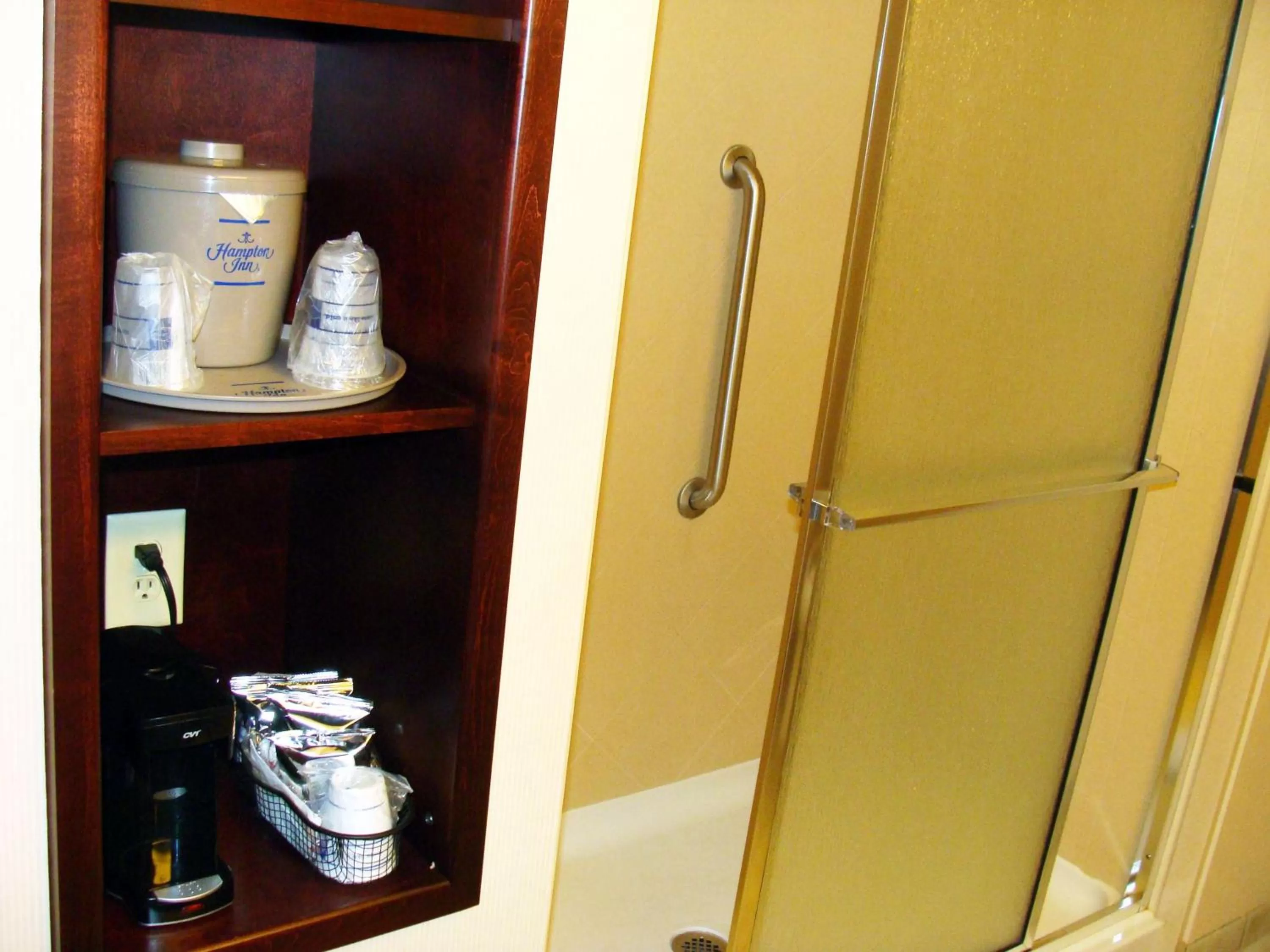 Bathroom in Hampton Inn Calera