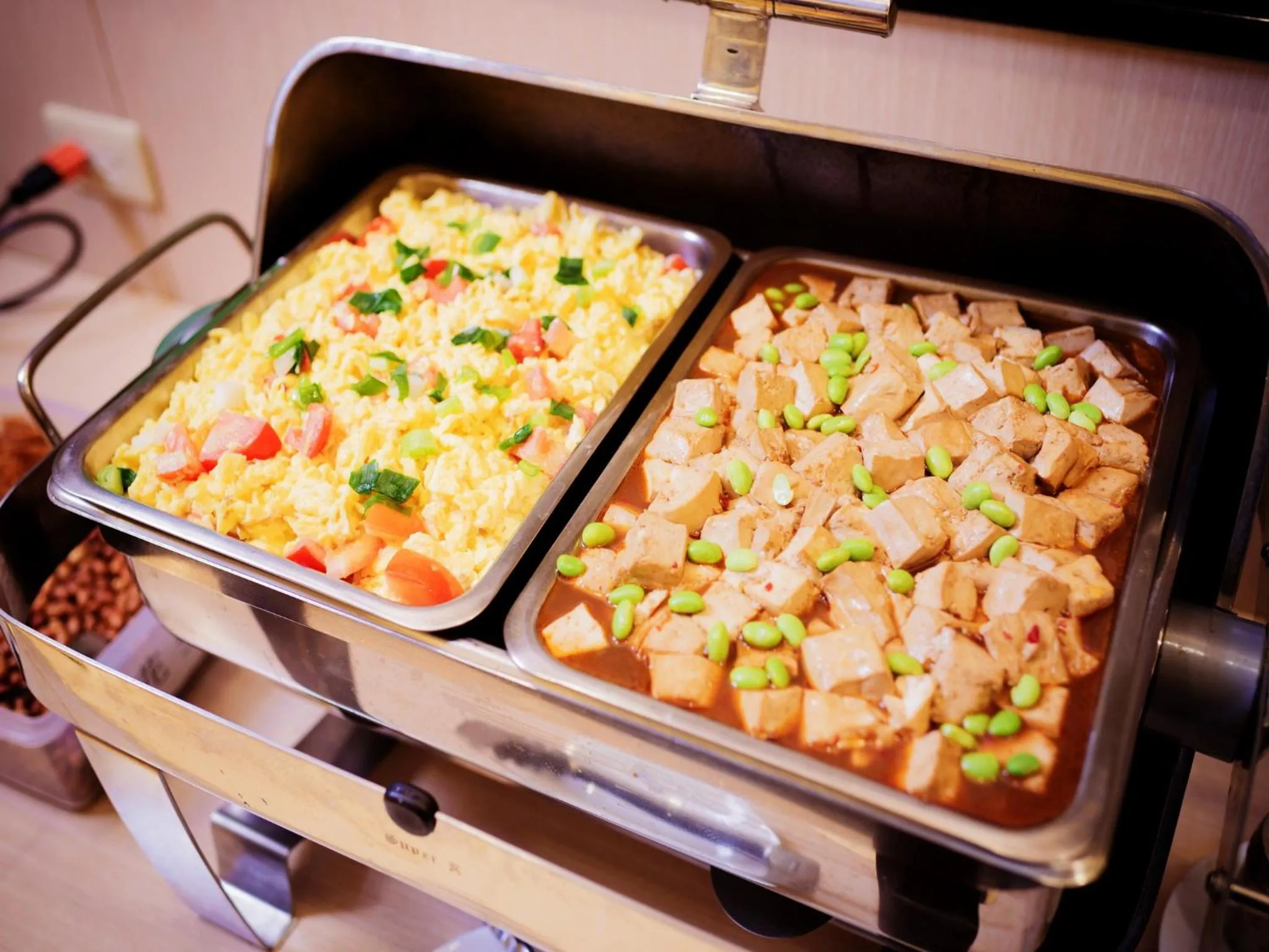 Buffet breakfast in Travel Road Motel