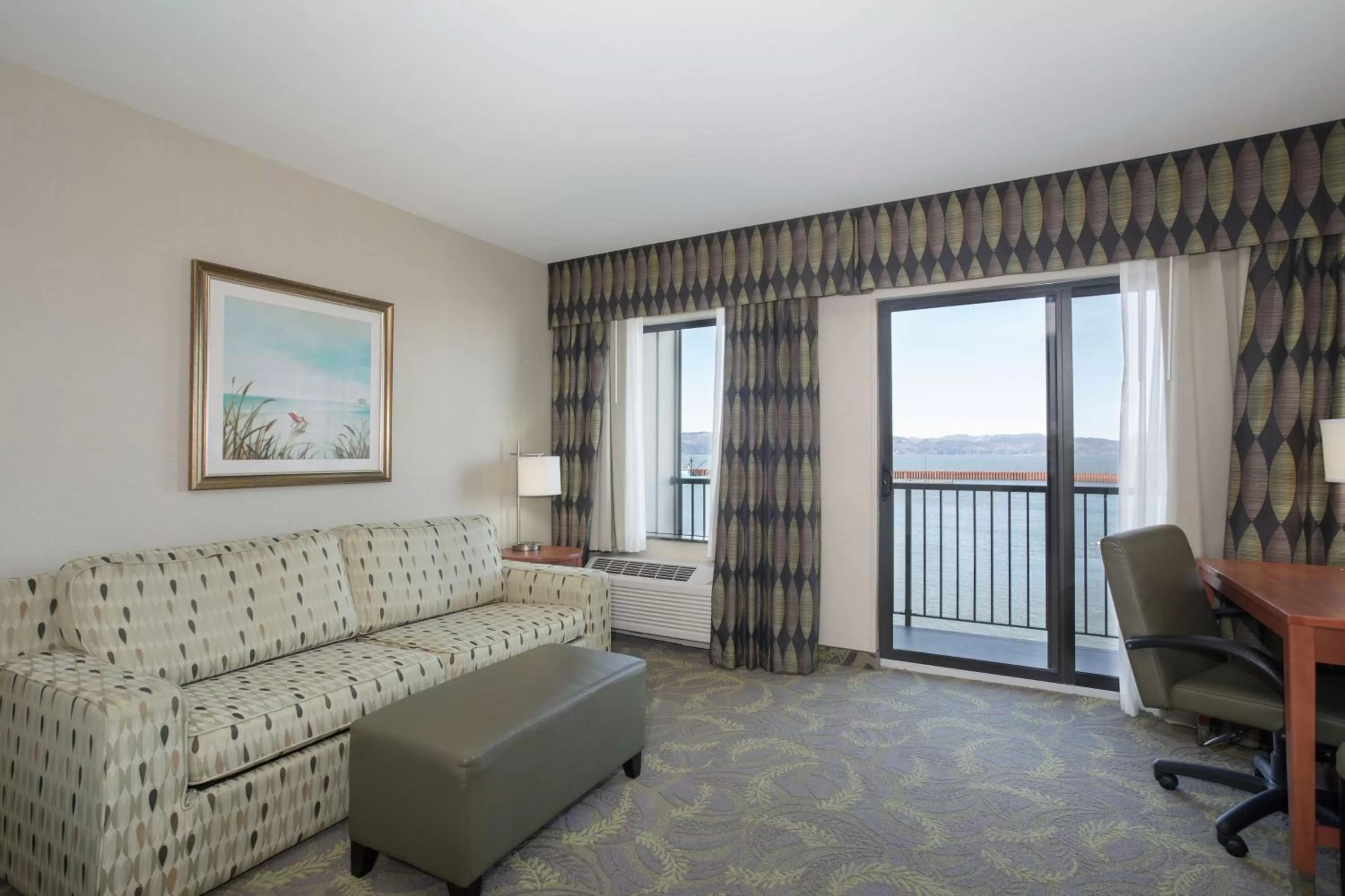 Bedroom in Hampton Inn & Suites Astoria