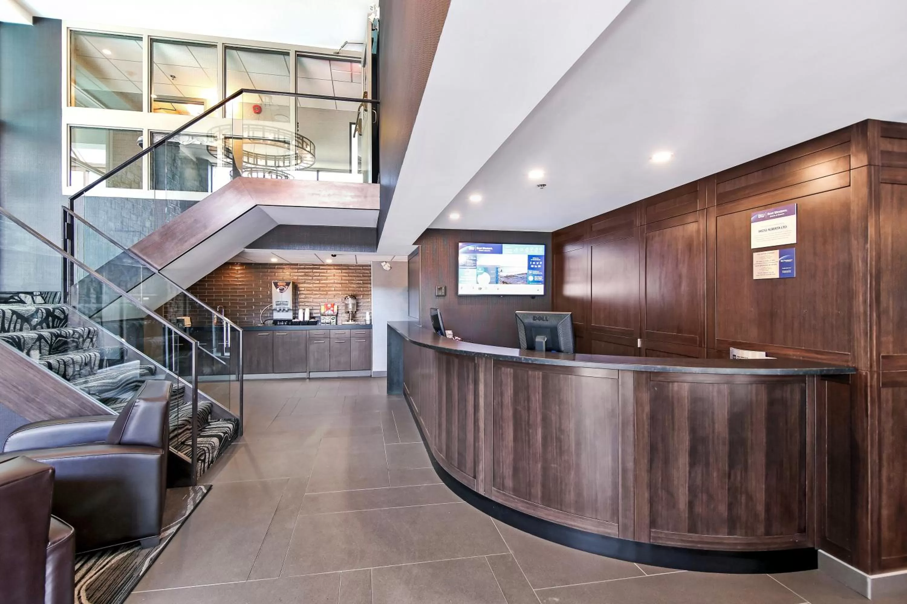 Lobby or reception in Best Western Plus Banff International Lodge