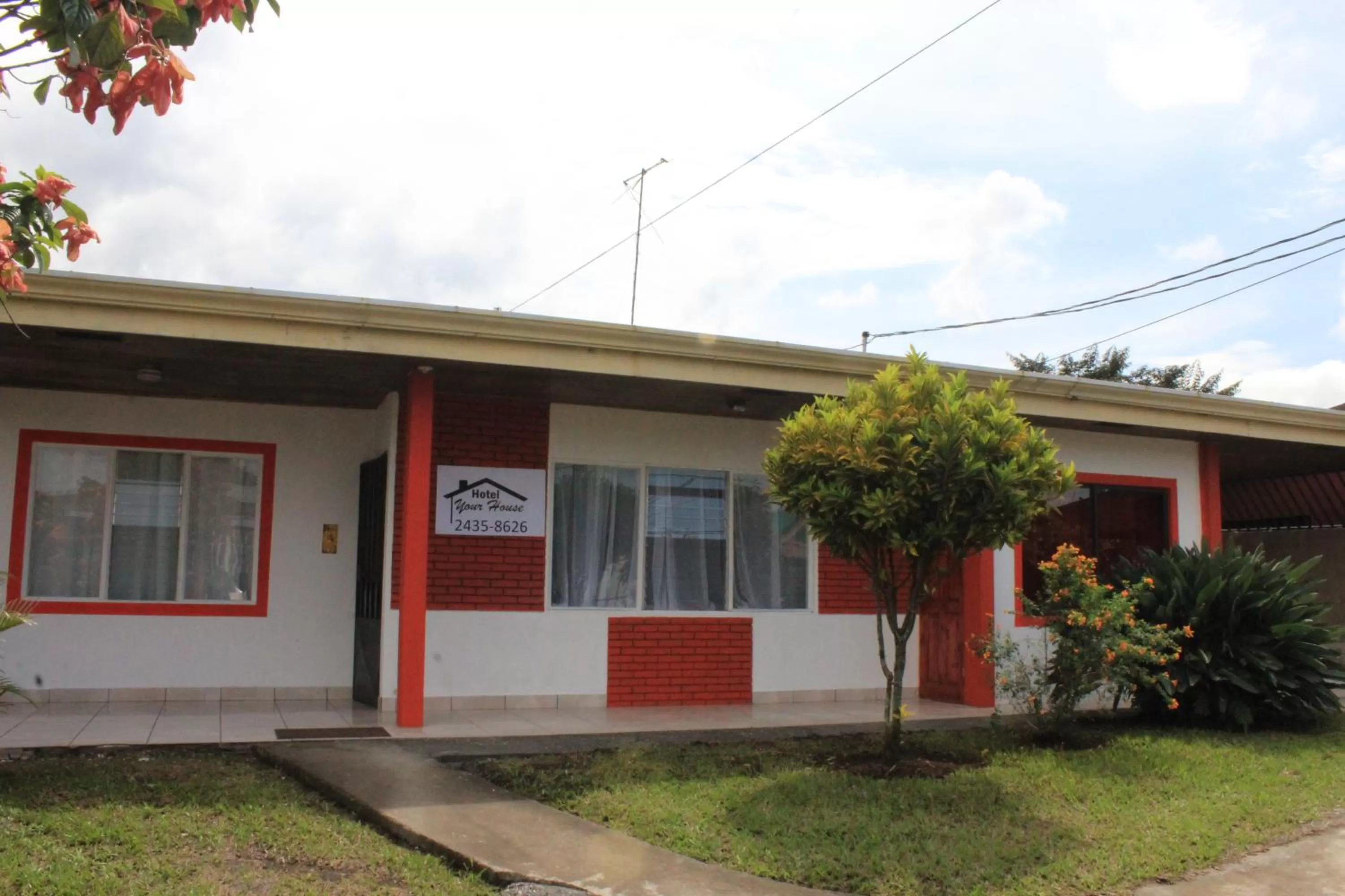 Facade/entrance in Hotel Your House