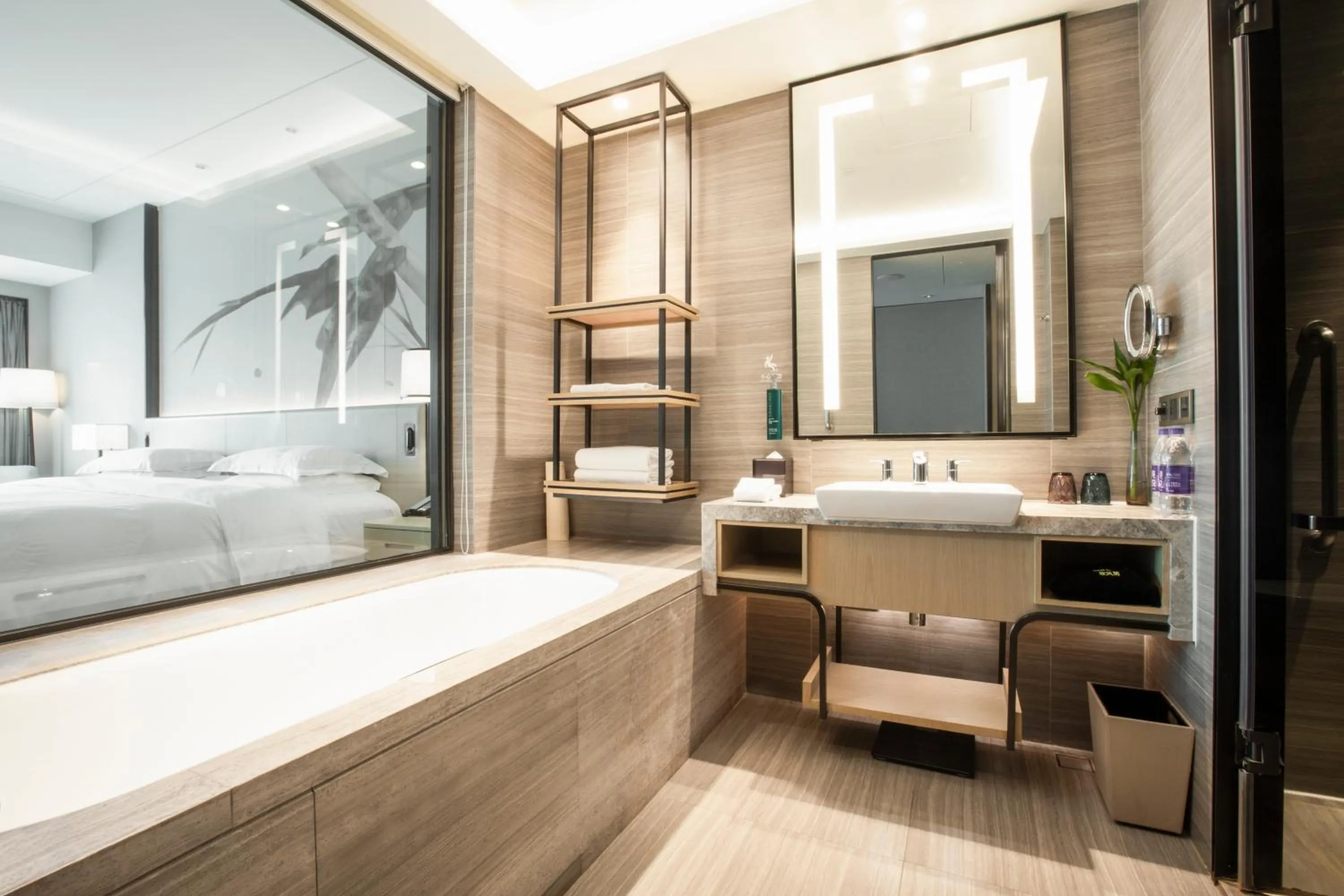 Bathroom, Bed in DoubleTree by Hilton Hotel Shenzhen Longhua